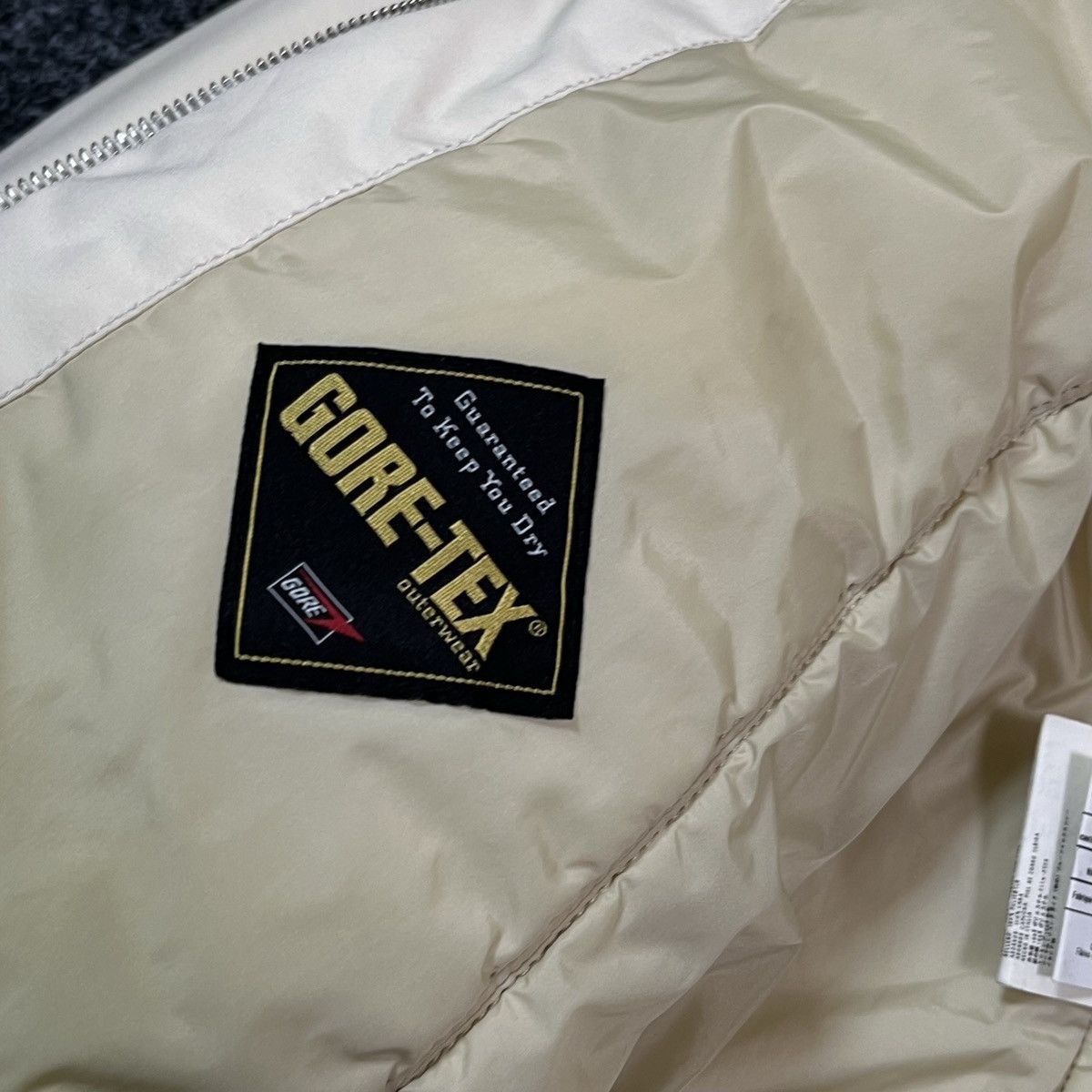 Prada Puffer Prada Gore Tex Jacket leather tab Size S / US 4 / IT 40 - 19 Thumbnail