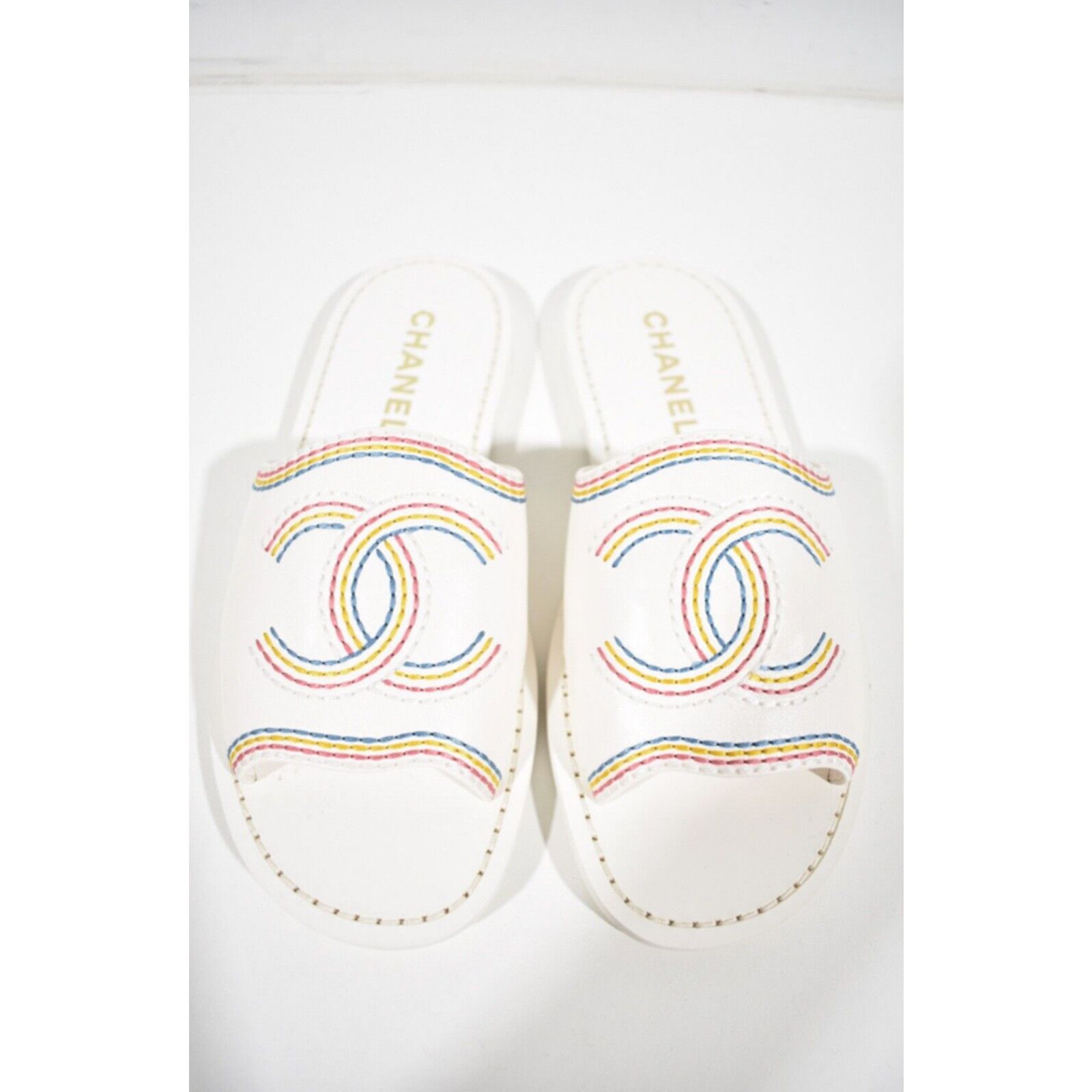 Chanel Chanel 21P White Multicolor Lambskin Leather CC Logo Size US 6 / IT 36 - 8 Thumbnail