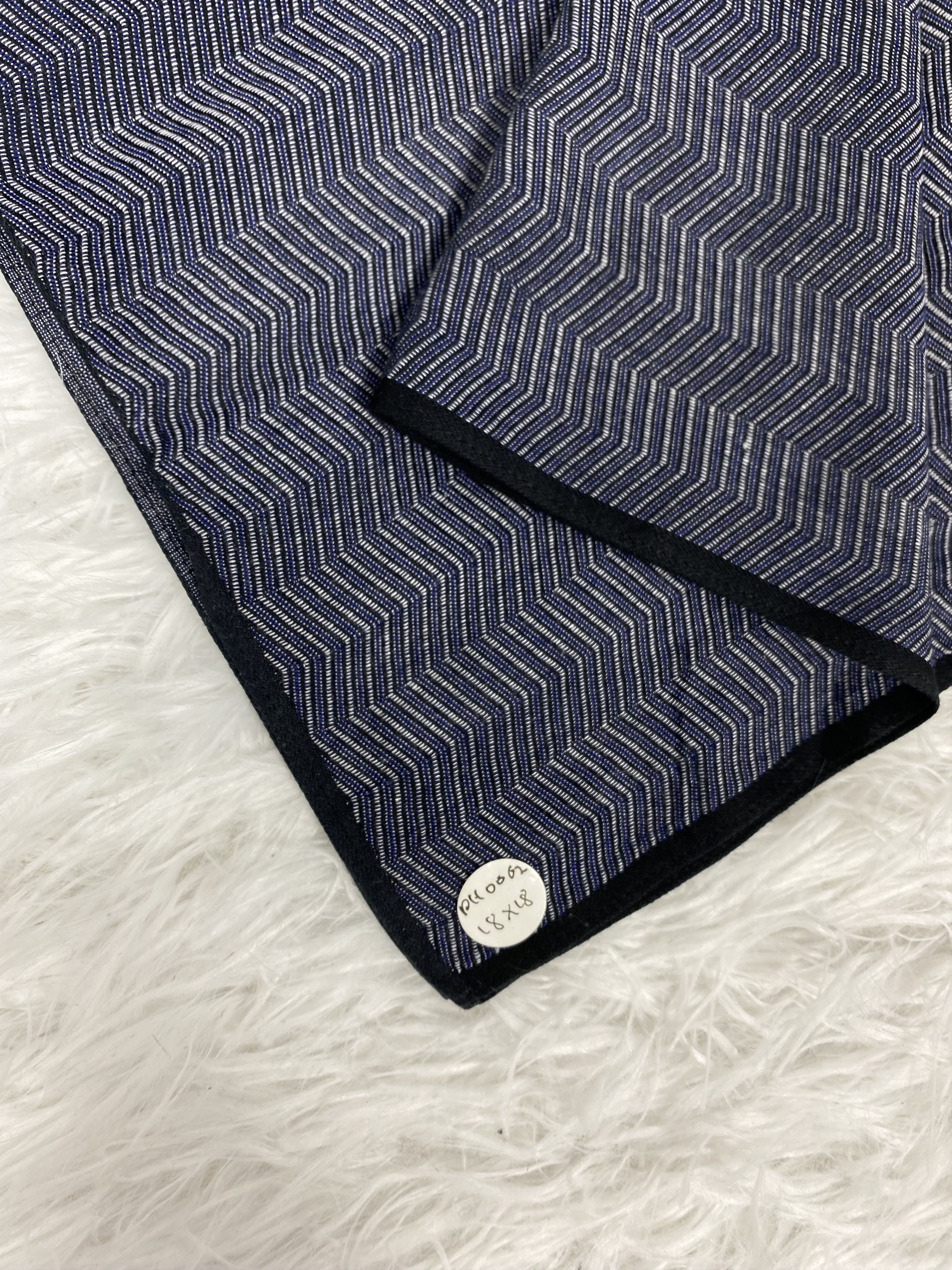 Calvin Klein Vintage Calvin Klein Handkerchief PH0062 Size ONE SIZE - 2 Thumbnail