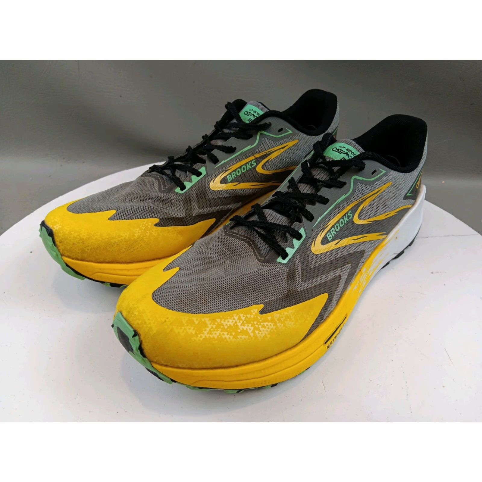 Brooks Brooks Catamount Sneaker Men 15 Lemon Chrome Sedona Sage Yellow Breathable Cushioned D Rubber Cleat Shoe Size US 14 / EU 47 - 3 Thumbnail