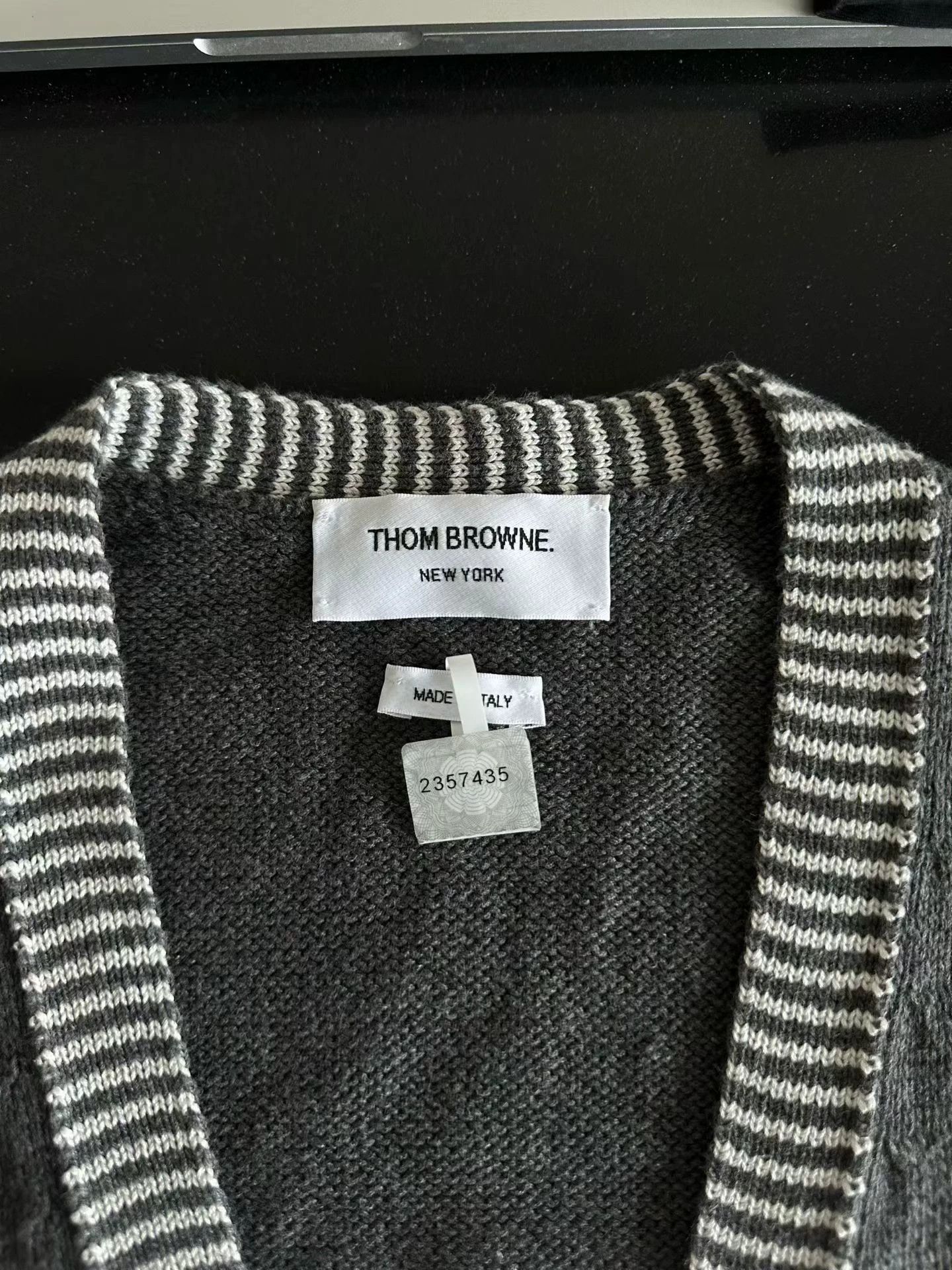 Thom Browne Thom Browne Gray Dog Cardigan Size 0 Size US XS / EU 42 / 0 - 3 Thumbnail