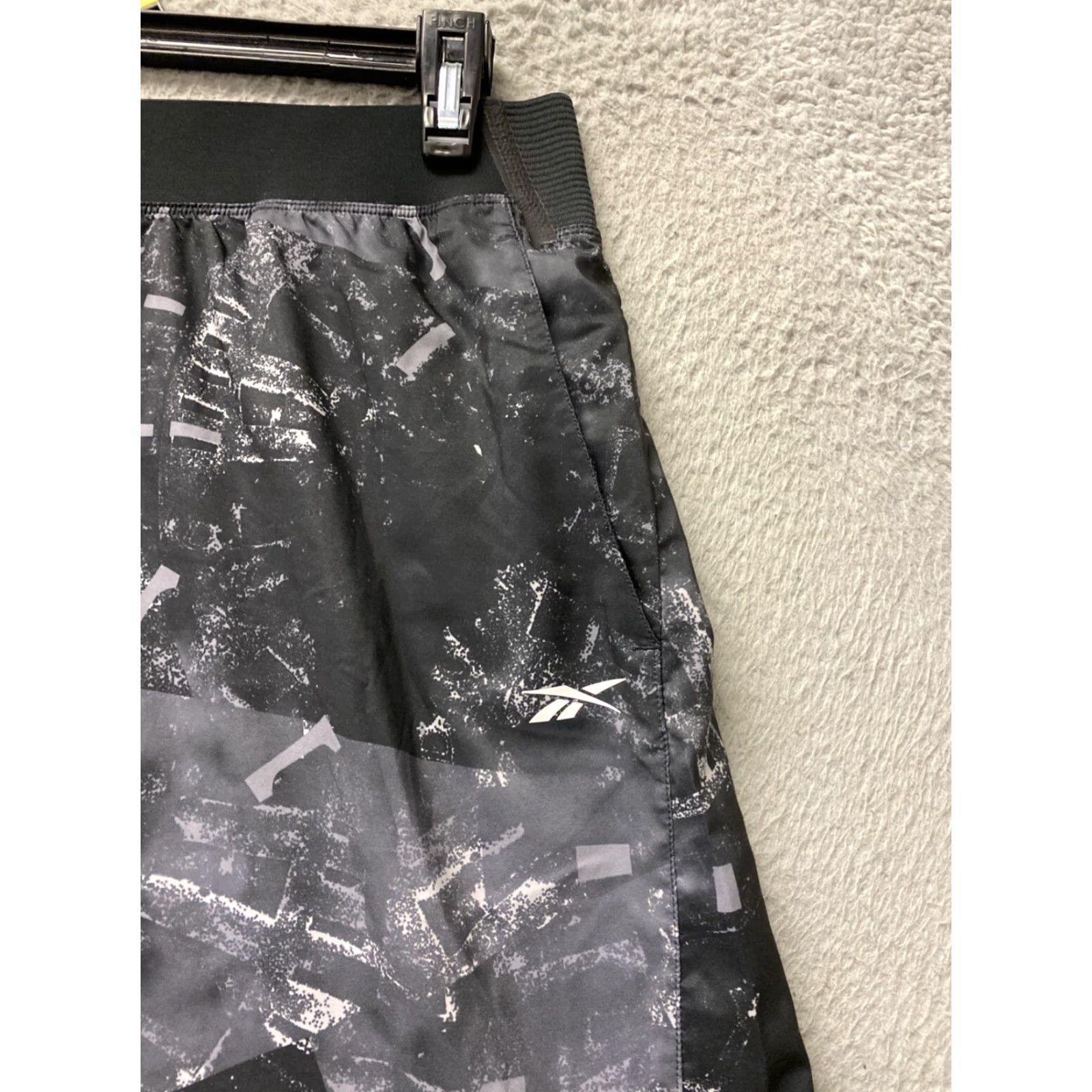 Reebok Reebok Men’s Shorts L Grey Gray 100% Polyester / 134-27 Size US 33 - 2 Thumbnail