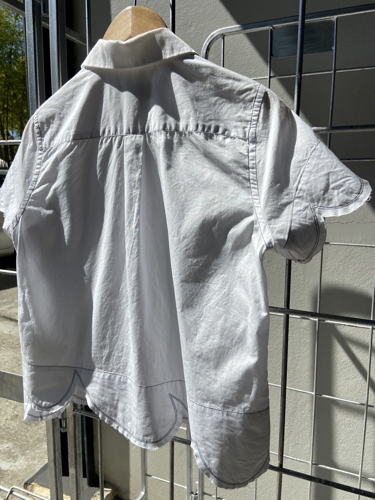 Comme des Garcons Comme des Garcons BLACK curve white shirt Size XS / US 0-2 / IT 36-38 - 13 Thumbnail