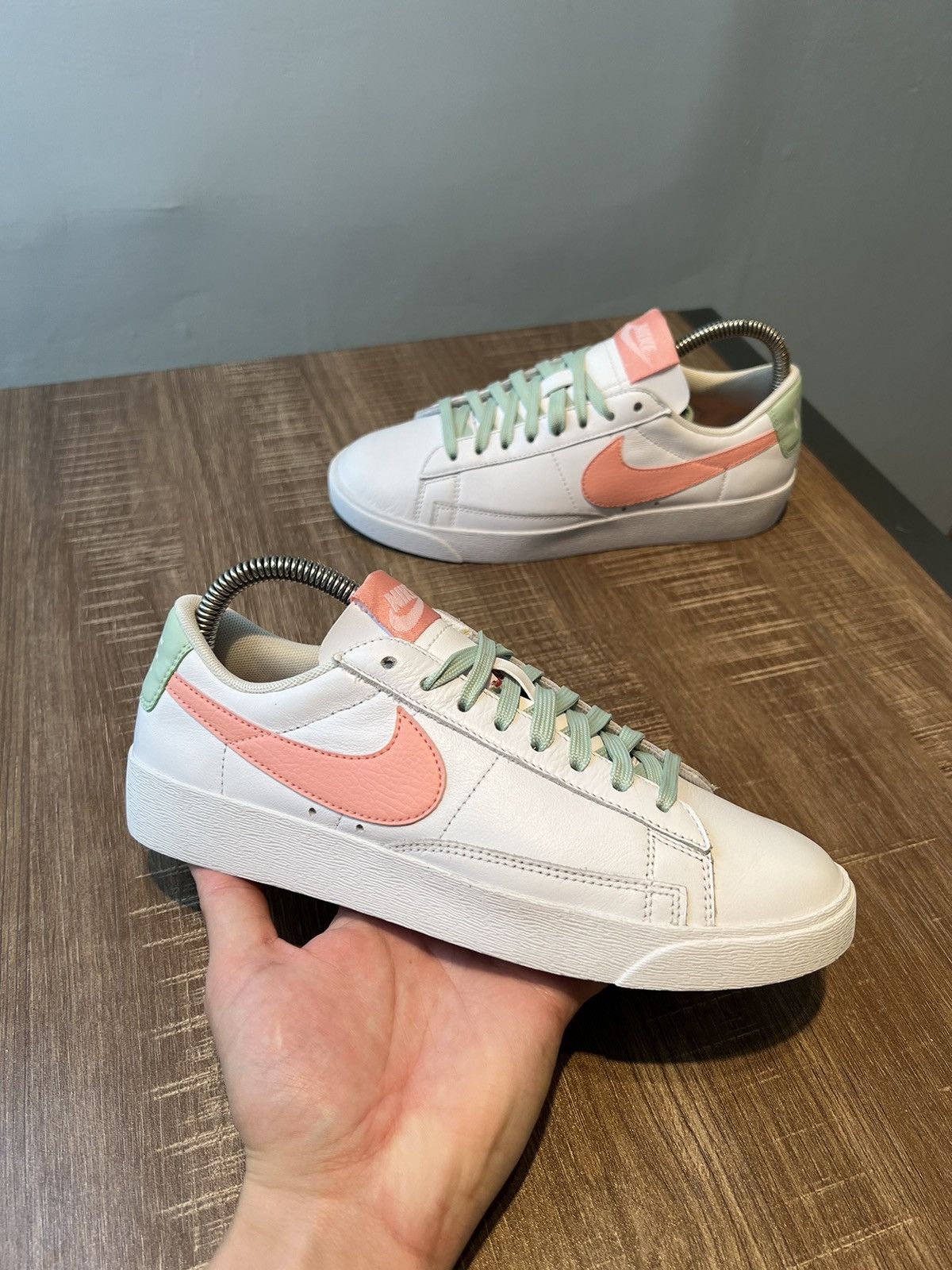 Nike Size 7 Nike Sample Blazer LE Low White Bleached Coral W Size US 7 / IT 37 - 1 Thumbnail