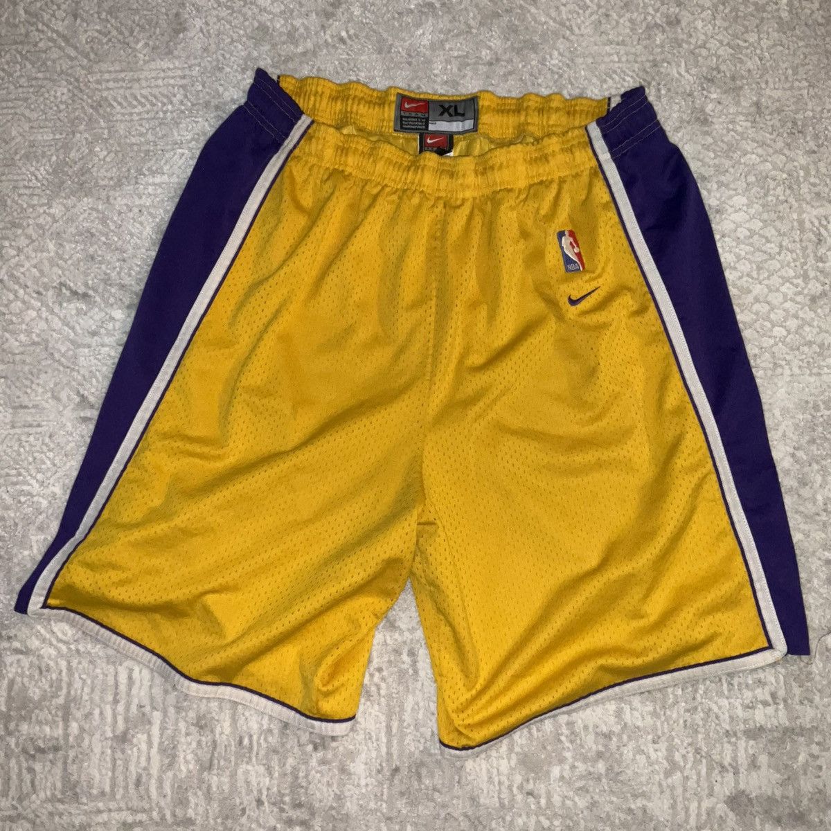 Nike Nike Lakers Vintage Mesh Shorts Size US 34 / EU 50 - 1 Thumbnail