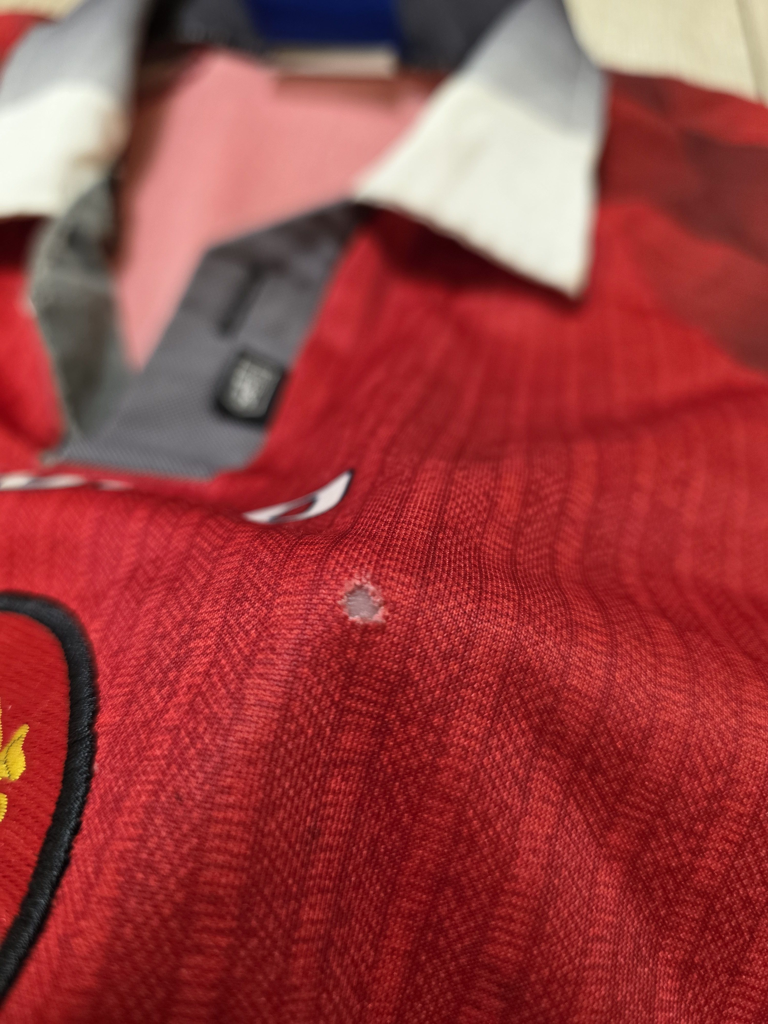 Vintage MANCHESTER UNITED 1996 1998 HOME FOOTBALL SOCCER JERSEY Size US M / EU 48-50 / 2 - 8 Thumbnail