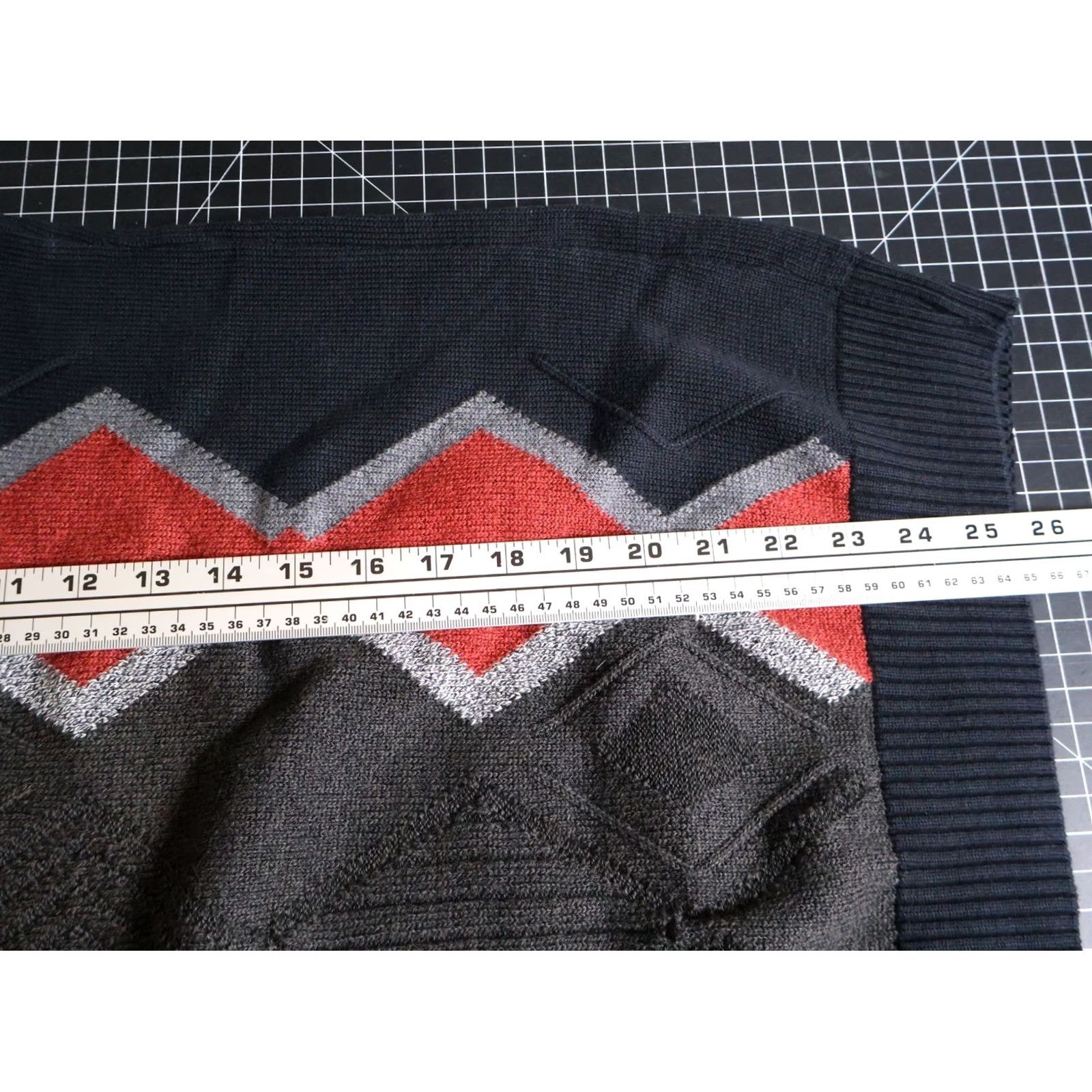 Vintage VINTAGE Tosani Sweat er Men's Medium Black Red Textured Cotton Knit Diamond Pattern Size US M / EU 48-50 / 2 - 6 Thumbnail