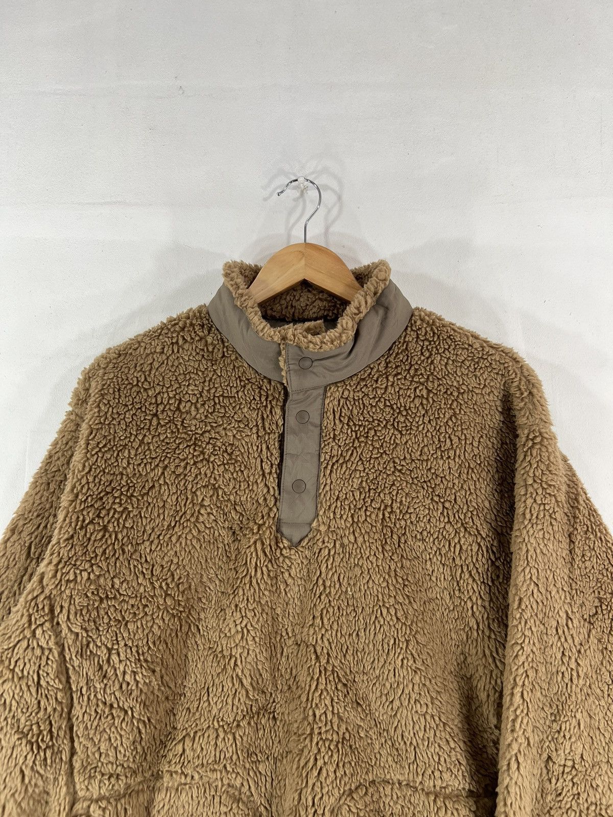 Lemaire × Uniqlo × White Mountaineering Uniqlo White Mountaineering Sherpa Half Button Size US XL / EU 56 / 4 - 5 Thumbnail
