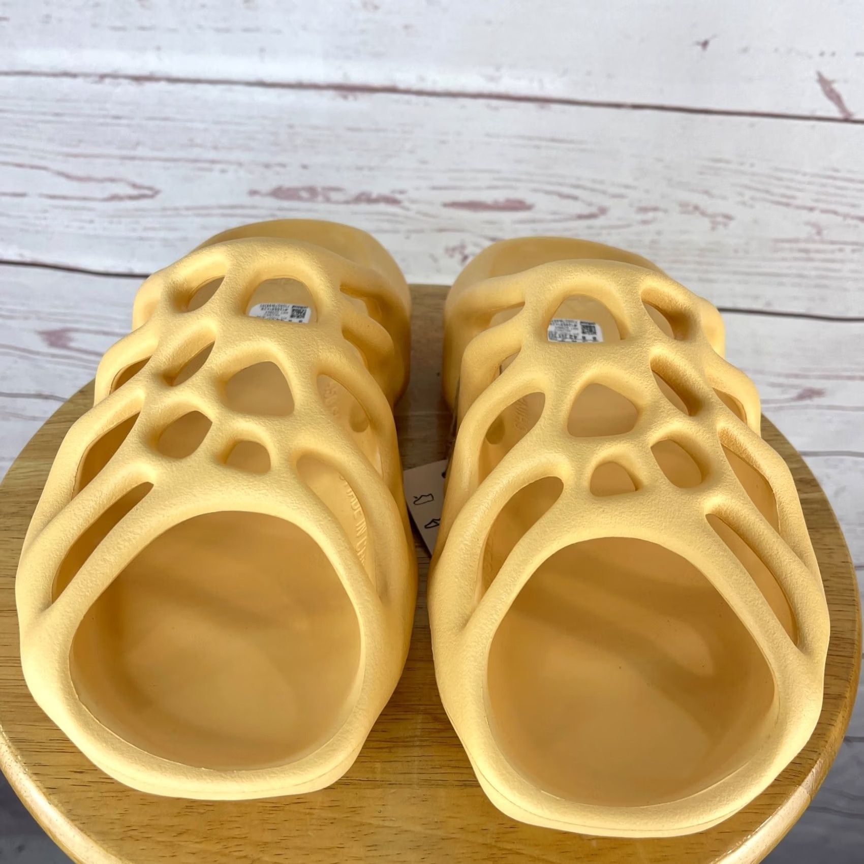 Adidas Adidas Yeezy 450 Slide Cream GZ9864 Men's Size 8 Slide Casual Sandal Ivory 8 Adidas Yeezy 450 Cream Men Footwear Casual 80s Athleisure Size US 8 / EU 41 - 7 Thumbnail