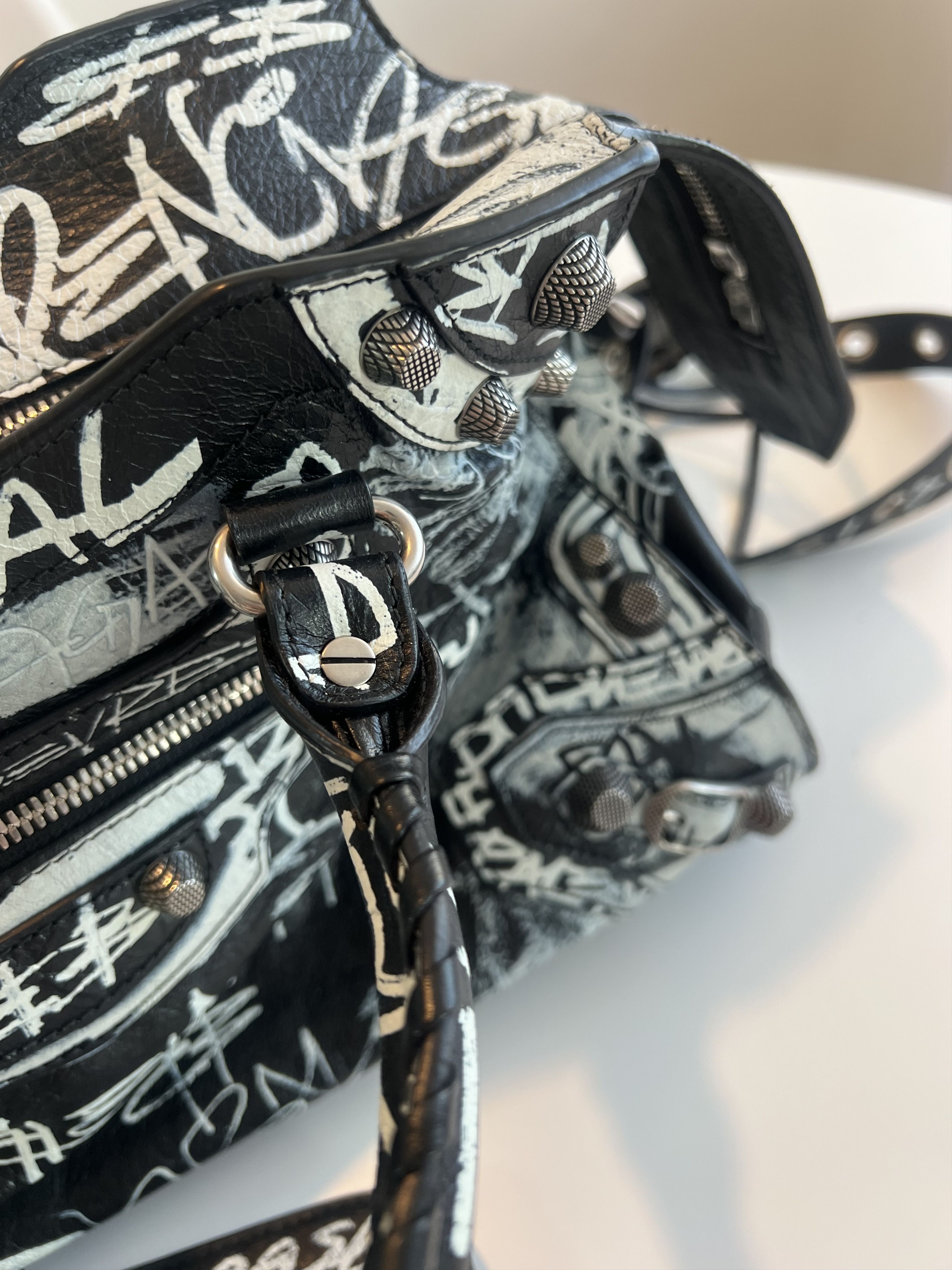 Balenciaga Neo Cagole City leather crossbody bag Size ONE SIZE - 23 Thumbnail