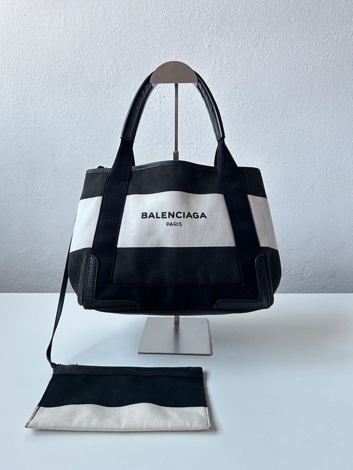 Balenciaga Balenciaga navy cabas logo tote bag small Size ONE SIZE - 1 Thumbnail