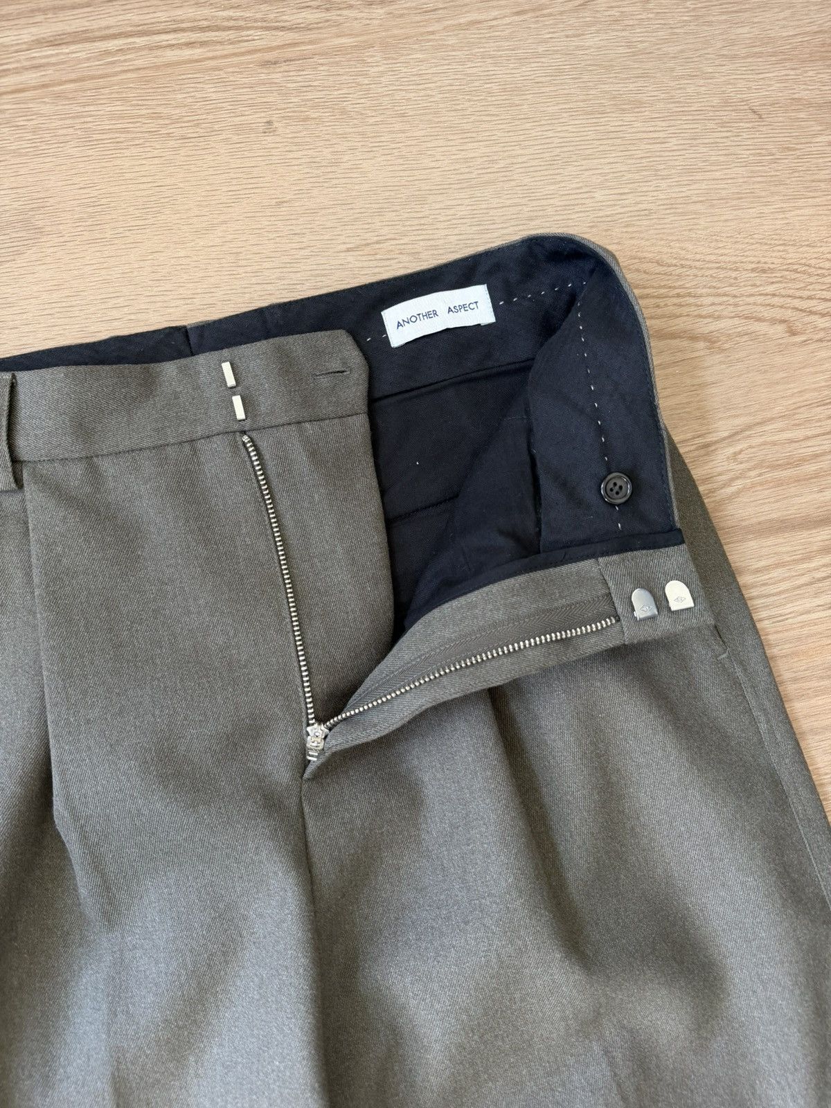 Another Aspect Pants 1.0 Bottle Green Wool Twill Wide Leg Pleated Size US 30 / EU 46 - 4 Thumbnail