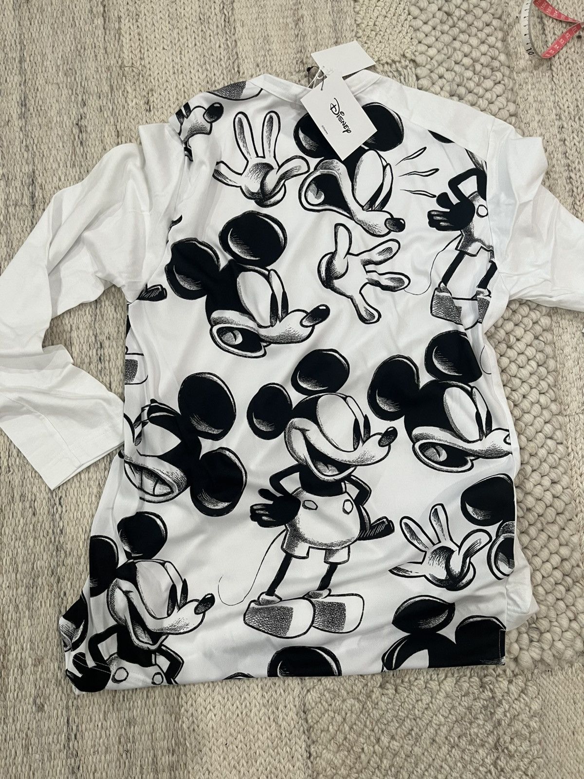 Comme des Garcons × Disney SS21 CDG Mickey Mouse Asymmetric Longsleeve Tee Size M / US 6-8 / IT 42-44 - 2 Thumbnail