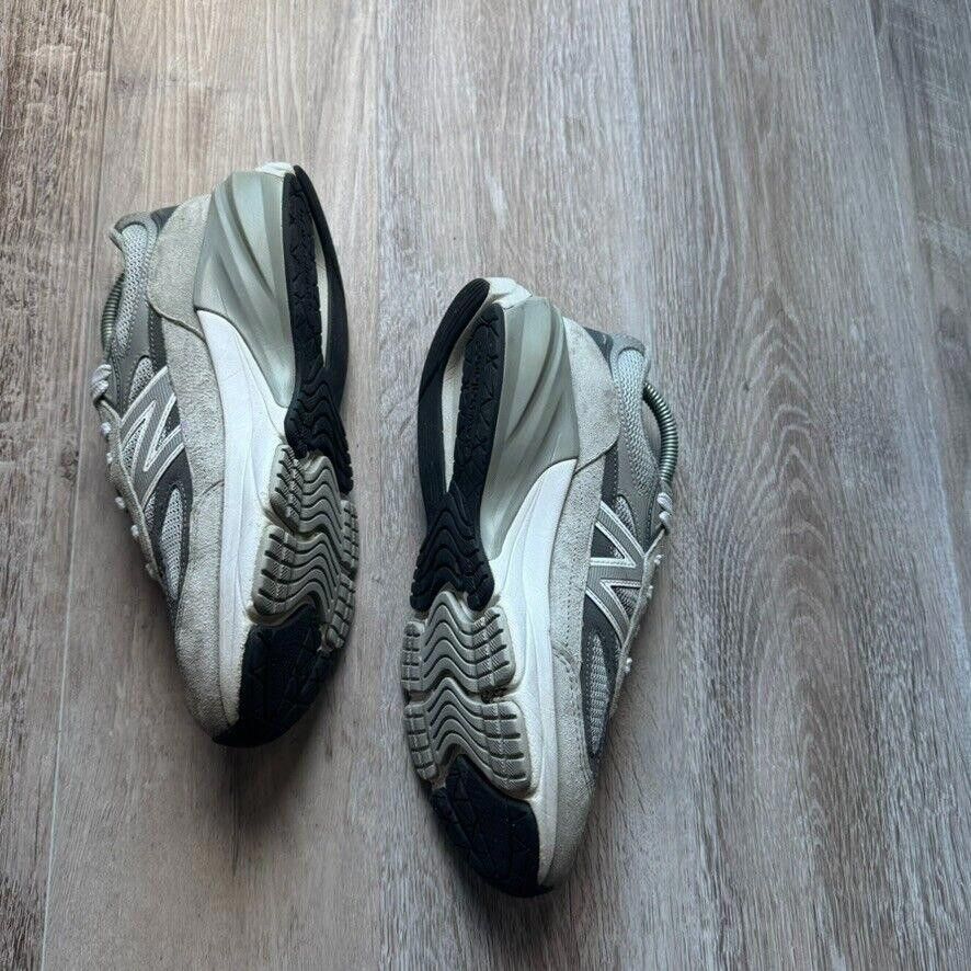 New Balance NEW BALANCE • 990v6 GS "Grey" (7M) Size US 7 / EU 40 - 9 Thumbnail