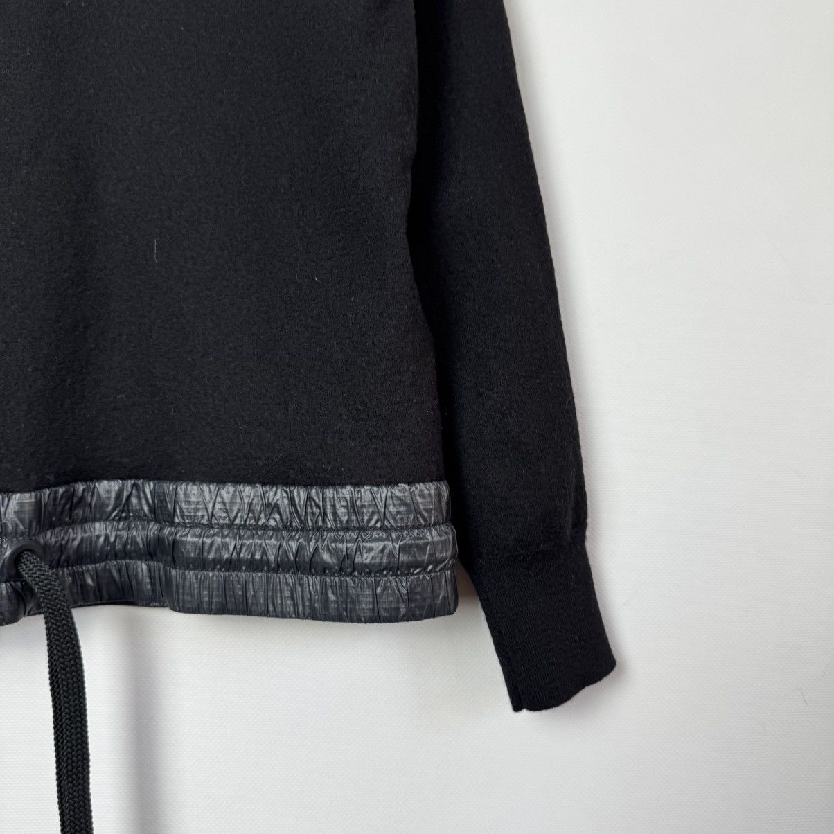 Moncler Grenoble Moncler Grenoble Turtleneck Knit Drawstring Hem Wool Sweater Size XS / US 0-2 / IT 36-38 - 2 Thumbnail