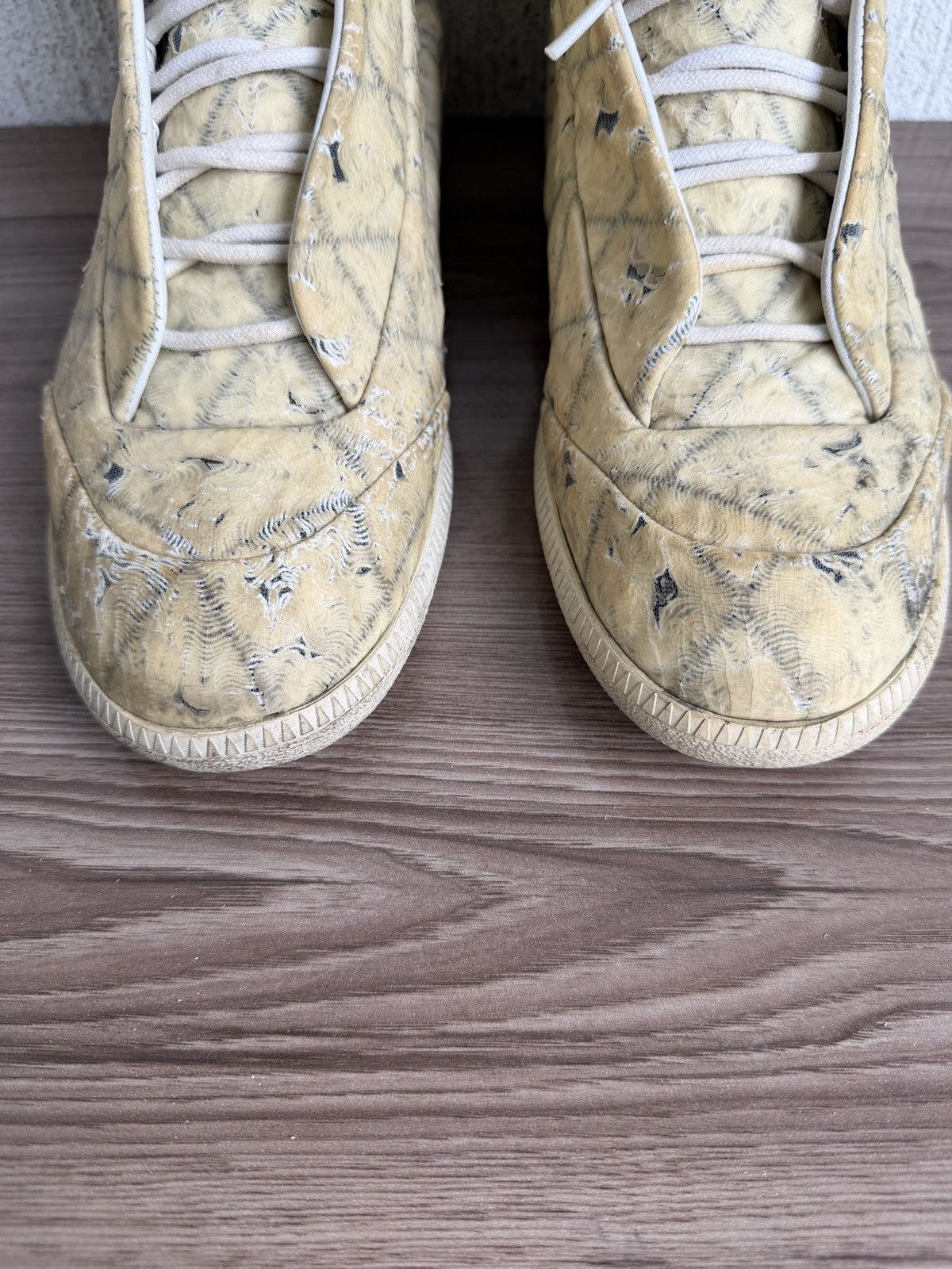 Maison Margiela 😮‍💨🔥Rare future trainers Size US 9 / EU 42 - 7 Thumbnail