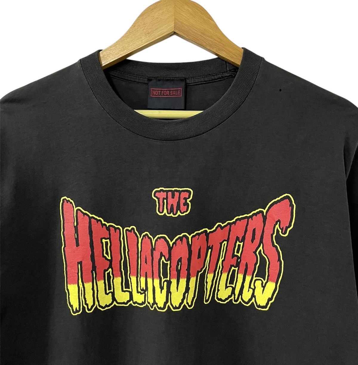 Band Tees VINTAGE 90s THE HELLACOPTERS TOUR GARAGE ROCK BAND TSHIRT Size US L / EU 52-54 / 3 - 4 Thumbnail