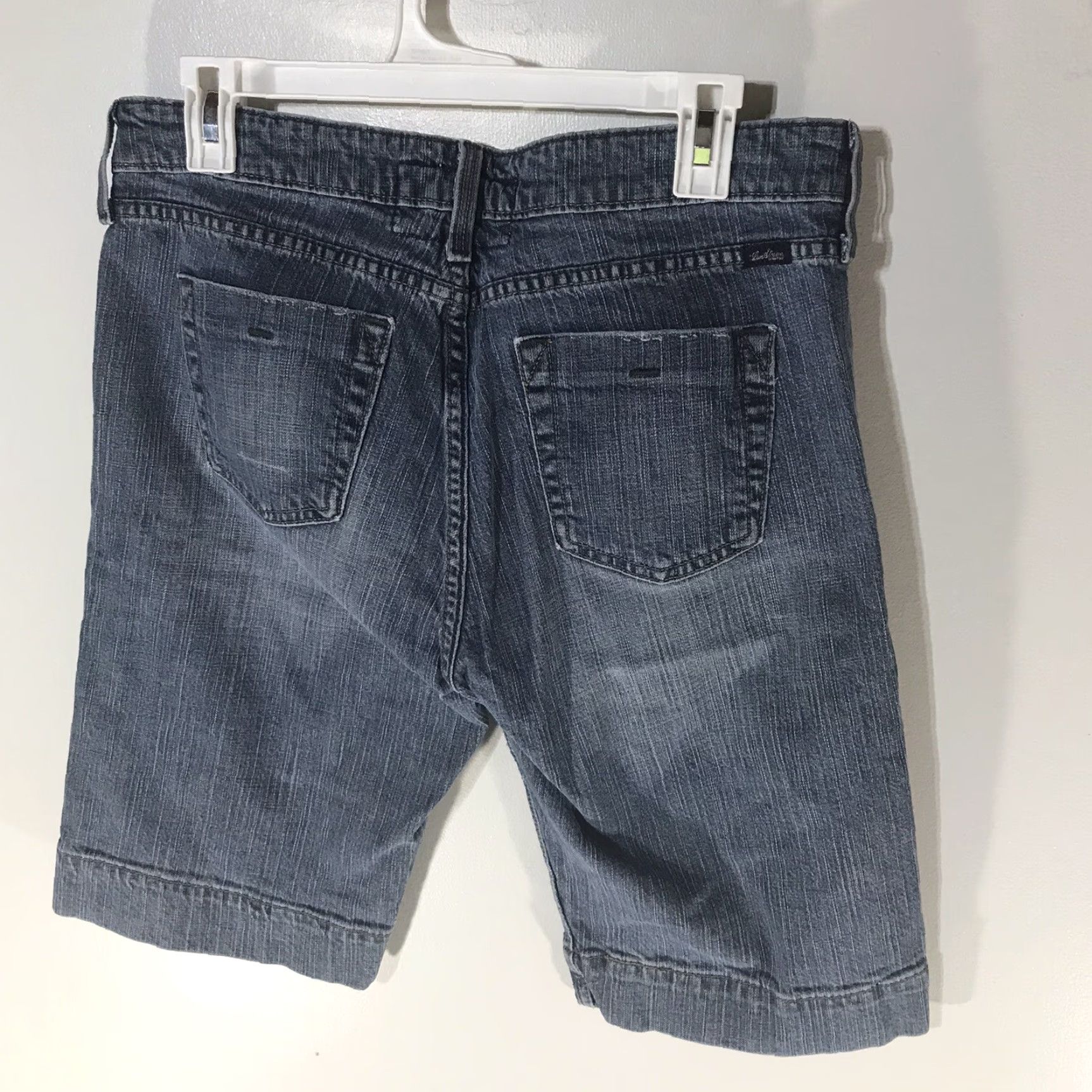Levi's Levi's Bermuda Shorts Women Size 12 Low-Rise Denim Blue Casual Spring Summer Size 34" / US 12 / IT 48 - 2 Thumbnail