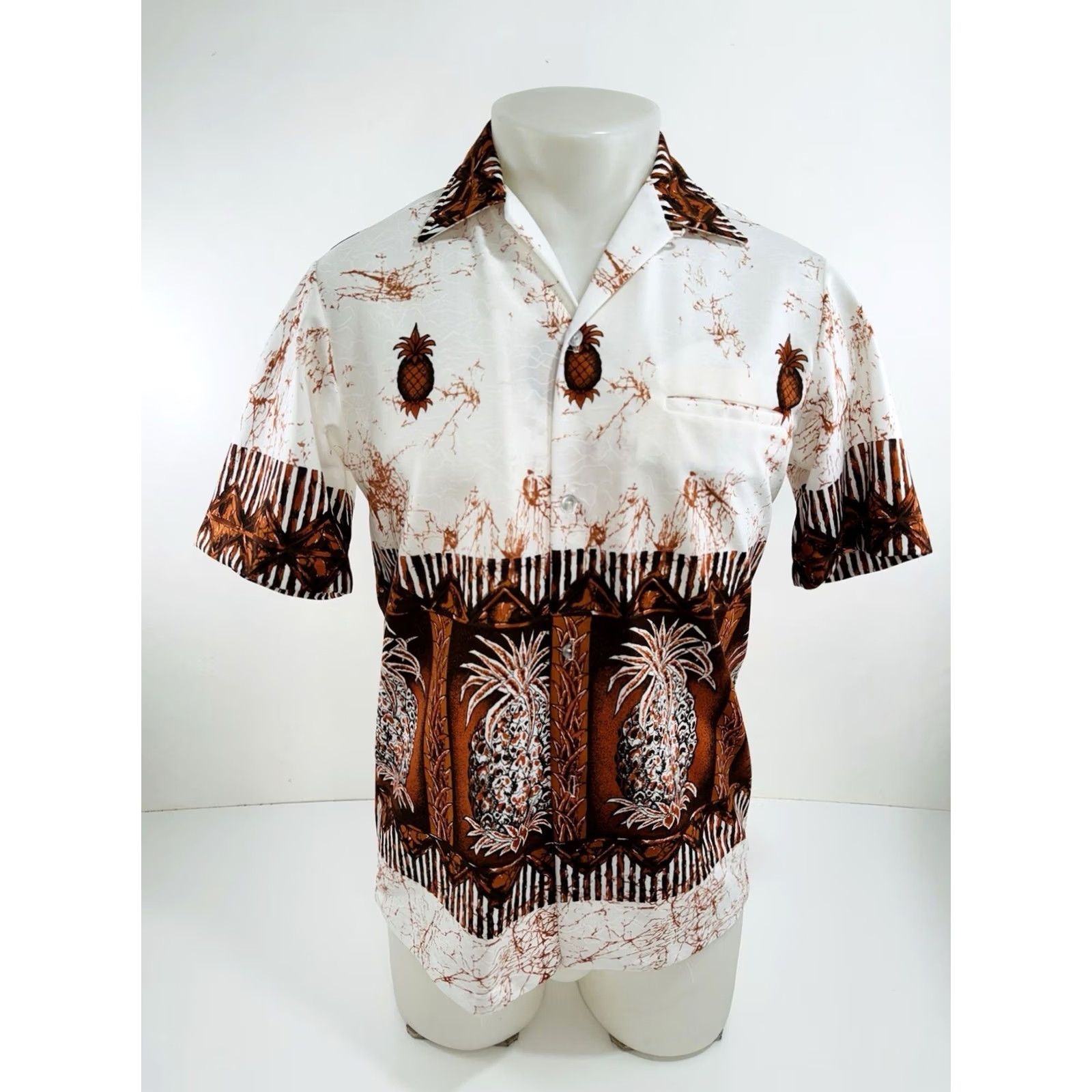 Vintage MALIHINI Shirt Hawaiian Aloha Pineapple Vintage 60s Mens S White Short Sleeve Button-Up EXCELLENT Mens Size US S / EU 44-46 / 1 - 2 Thumbnail