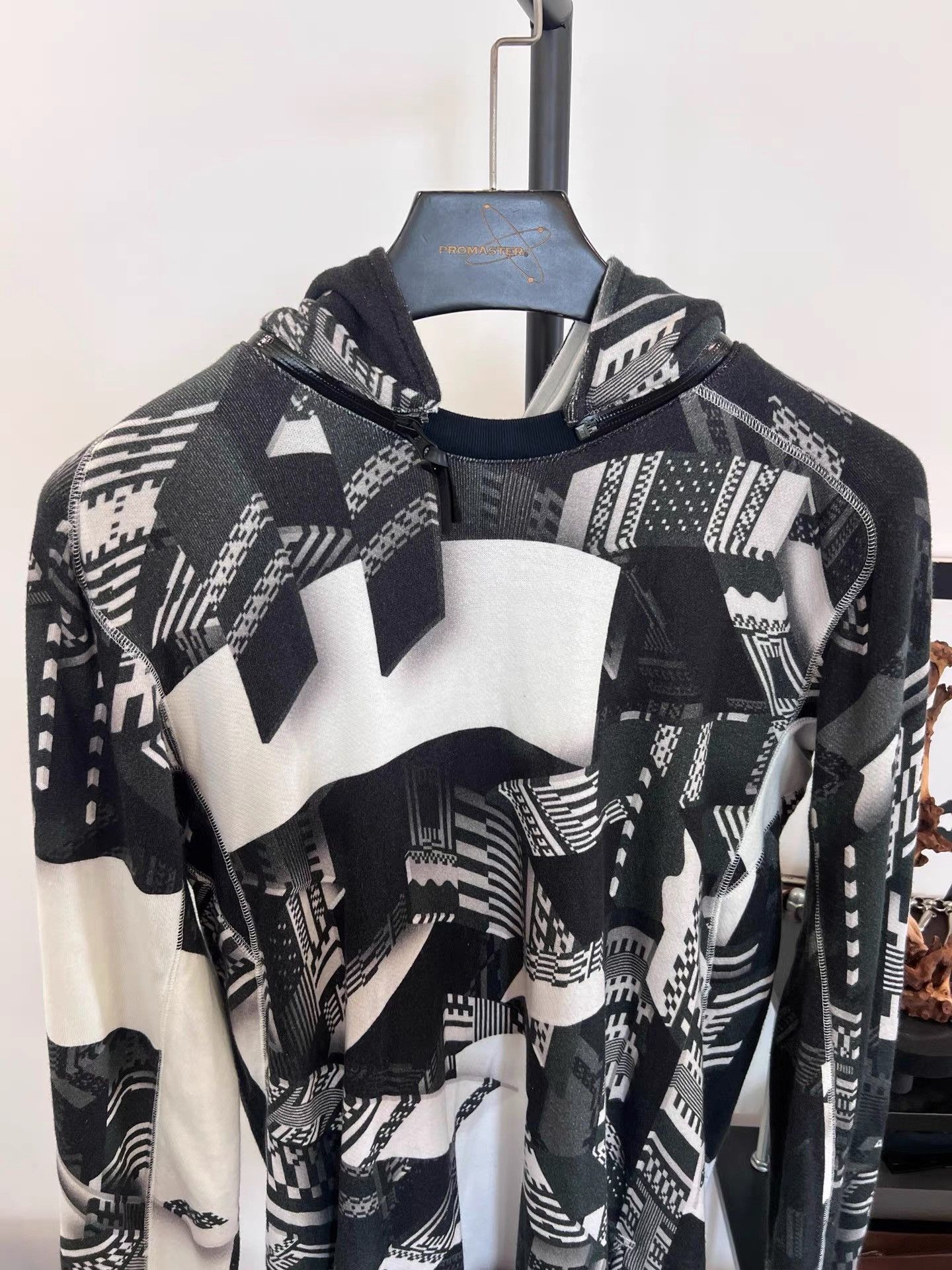 11 By Boris Bidjan Saberi 11by BBS Text Print Asymmetrical Hoodie K35 Size US S / EU 44-46 / 1 - 4 Thumbnail