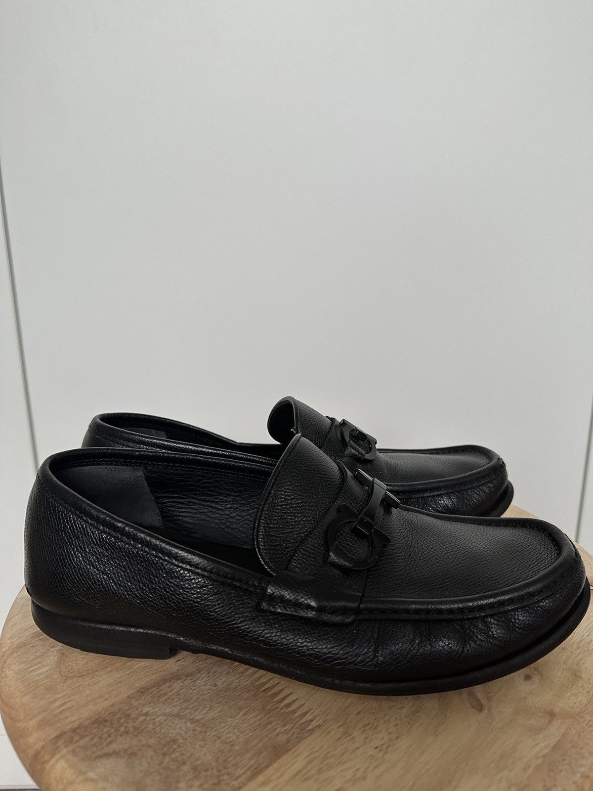 Designer × Salvatore Ferragamo Salvatore Ferragamo Black slip on loafer logo buckle Size US 7 / EU 40 - 5 Thumbnail