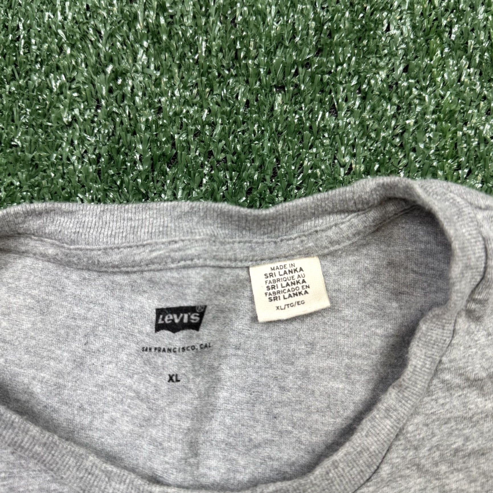 Levi's Levi's Graphic T Shirt Mens XL Gray Short Sleeve Crew Neck California Tee Size US XL / EU 56 / 4 - 2 Thumbnail