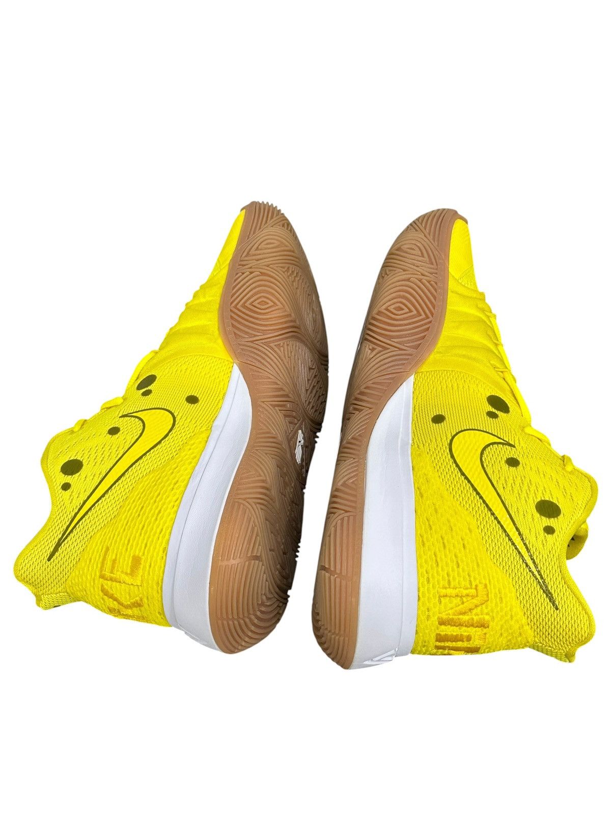 Nike Size 11.5 - Nike SpongeBob SquarePants x Kyrie 5 SpongeBob Size US 11.5 / EU 44-45 - 6 Thumbnail