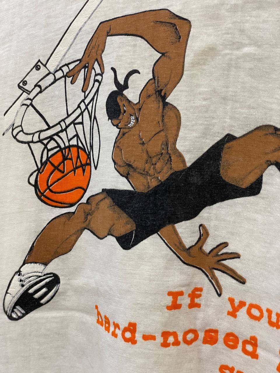 NBA Basketaball vintage anima 80s Rare Custom Tshirt Size US XL / EU 56 / 4 - 6 Thumbnail