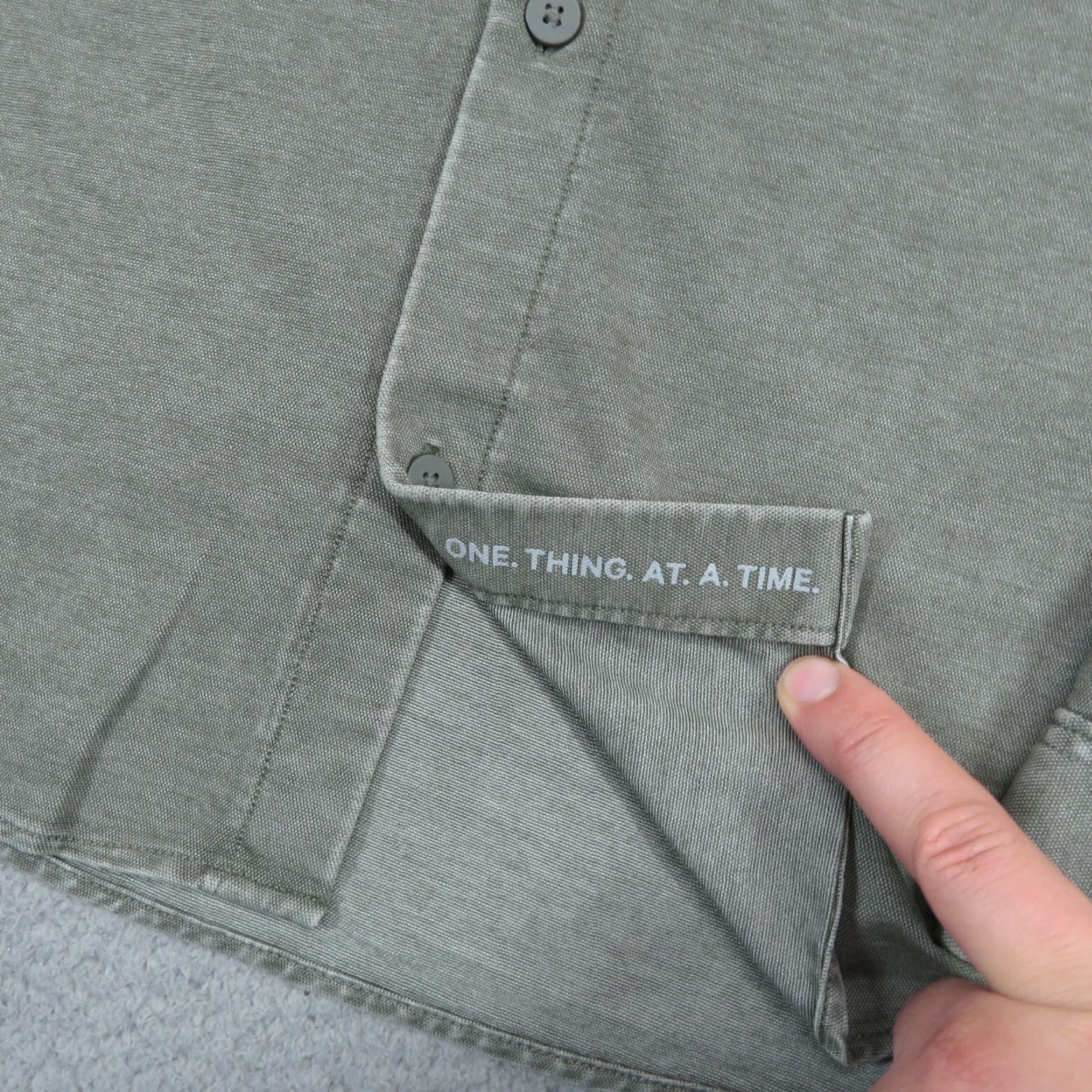 Lululemon Lululemon Shirt Men Small Commission Button Up Tech Enzyme Dye Olive Grey Size US S / EU 44-46 / 1 - 4 Thumbnail