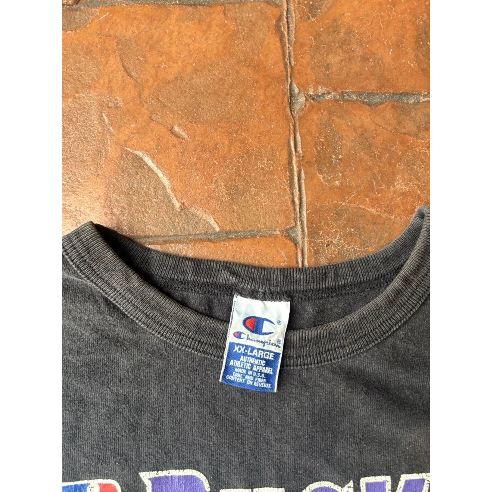 Champion VINTAGE Champion Milwaukee Bucks NBA T-Shirt 2XL Mens Shirt Short Sleeve Crew Neck Black USA 90s Size US XXL / EU 58 / 5 - 2 Thumbnail