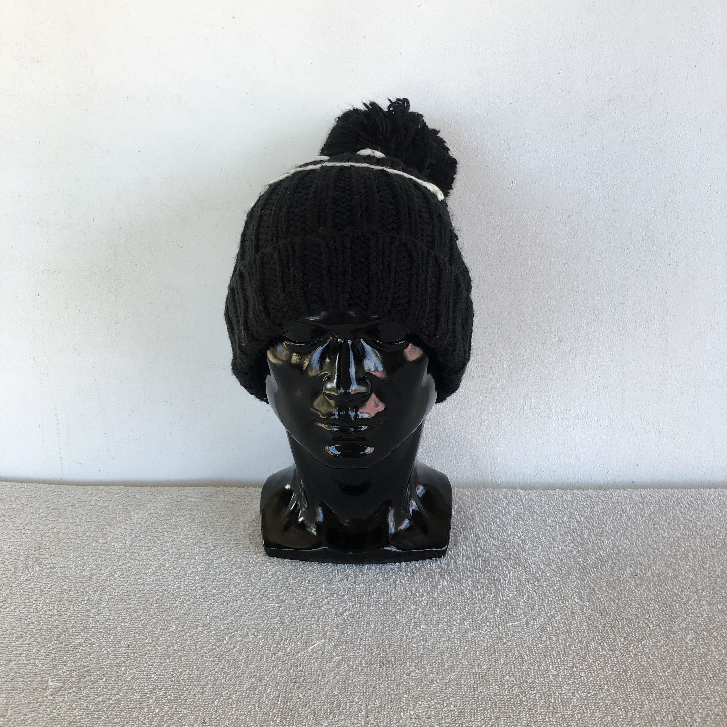 Japanese Brand Vintage Y2K Smiley Fade Beanie Pom Pom Snow Caps Hats Size ONE SIZE - 3 Thumbnail