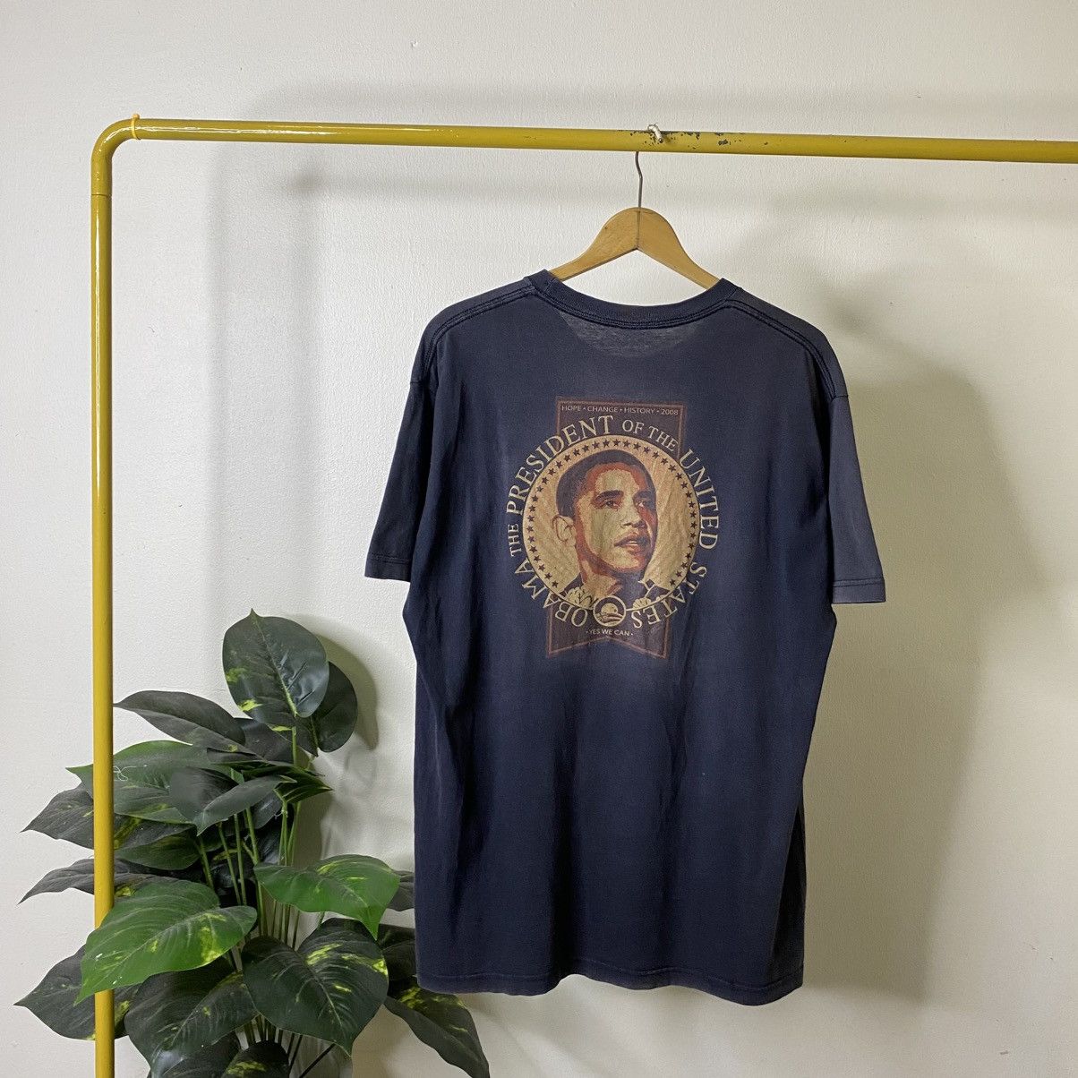 Vintage 2000s Barrack Obama Sunfaded Tee Malcolm x Nelson Mandela Size US L / EU 52-54 / 3 - 1 Thumbnail