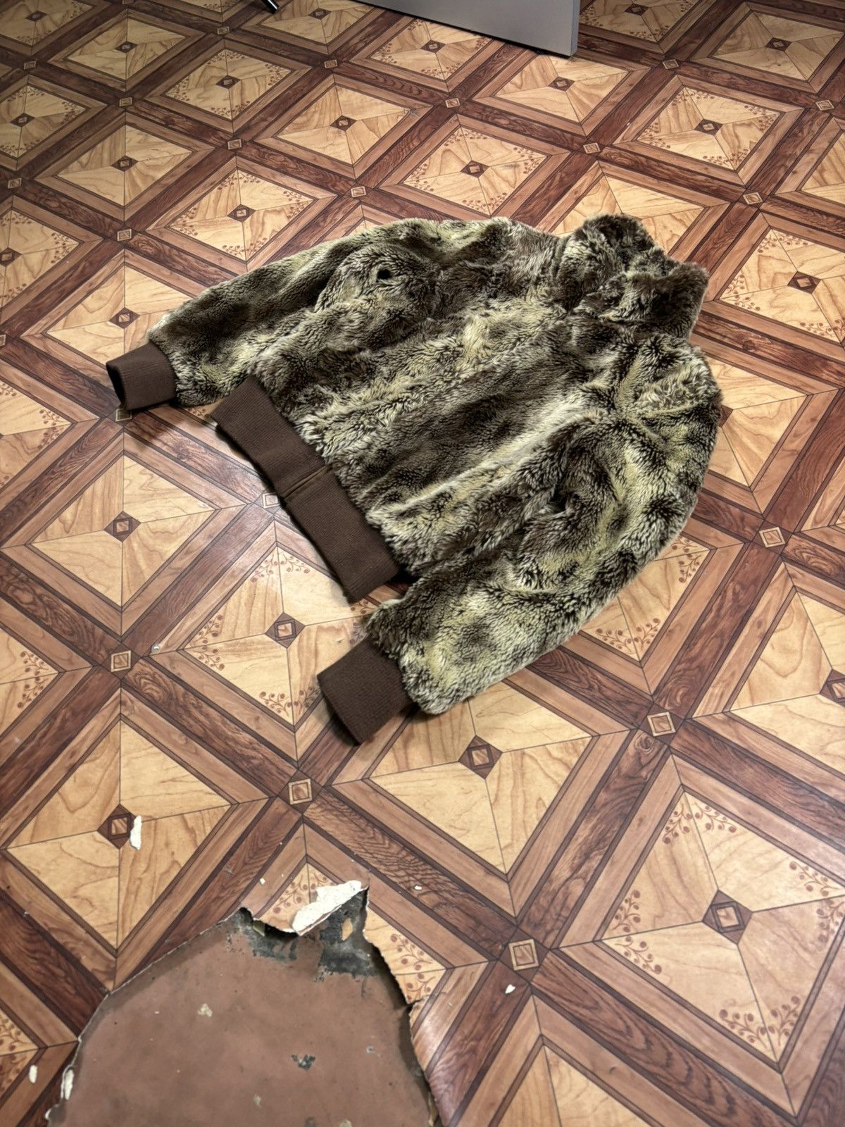 Vintage Cropped Vintage fluffy Faux Fur bomber jacket Size XS / US 0-2 / IT 36-38 - 5 Thumbnail