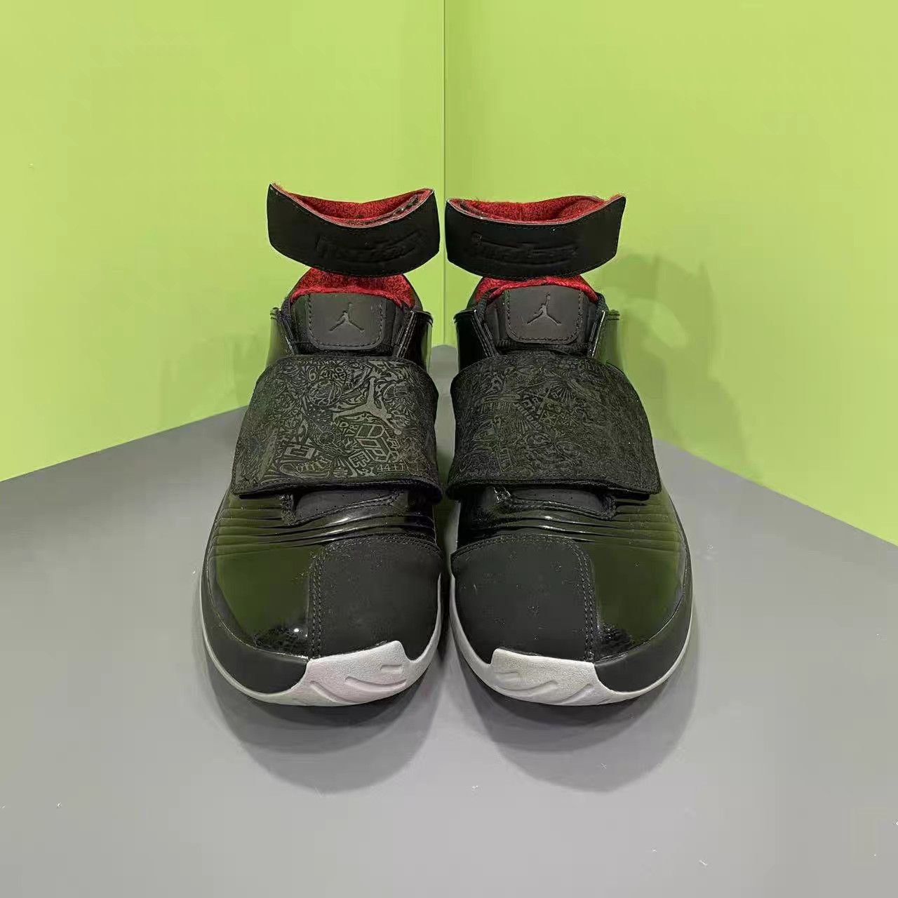 Nike AJ20 Black & Red Laser Basketball Shoes K15 Size US 10 / EU 43 - 4 Thumbnail