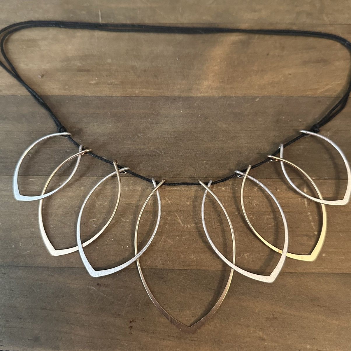 Other Two tone interlocking petal links adjustable cord necklace Size ONE SIZE - 2 Thumbnail