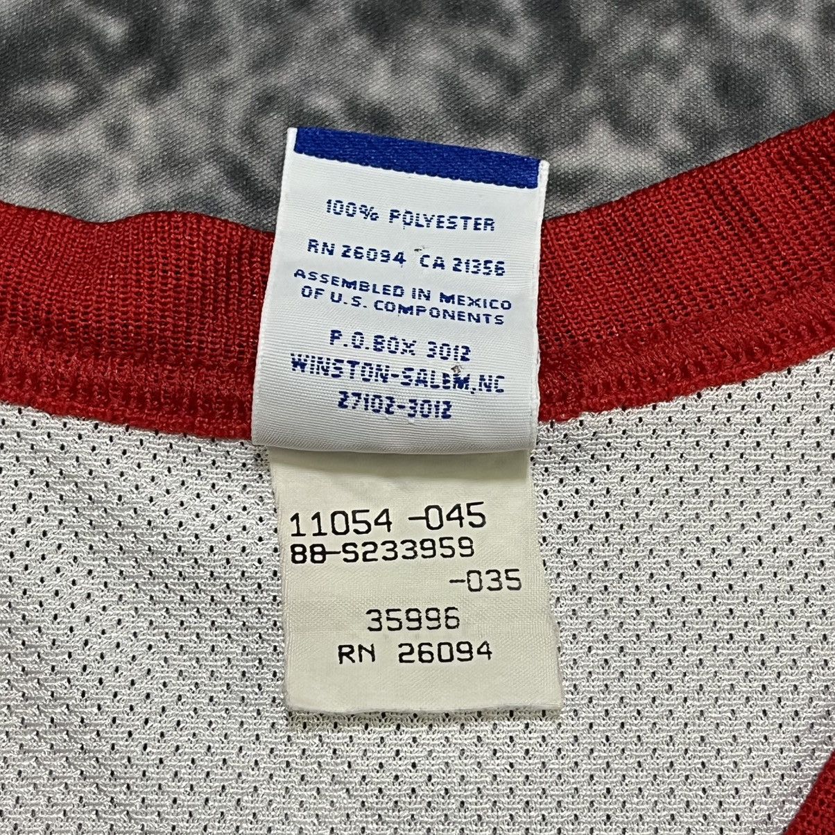 Champion Vintage Scottie Pippen Chicago Bulls 33 Away Champion Jersey Size US M / EU 48-50 / 2 - 8 Thumbnail