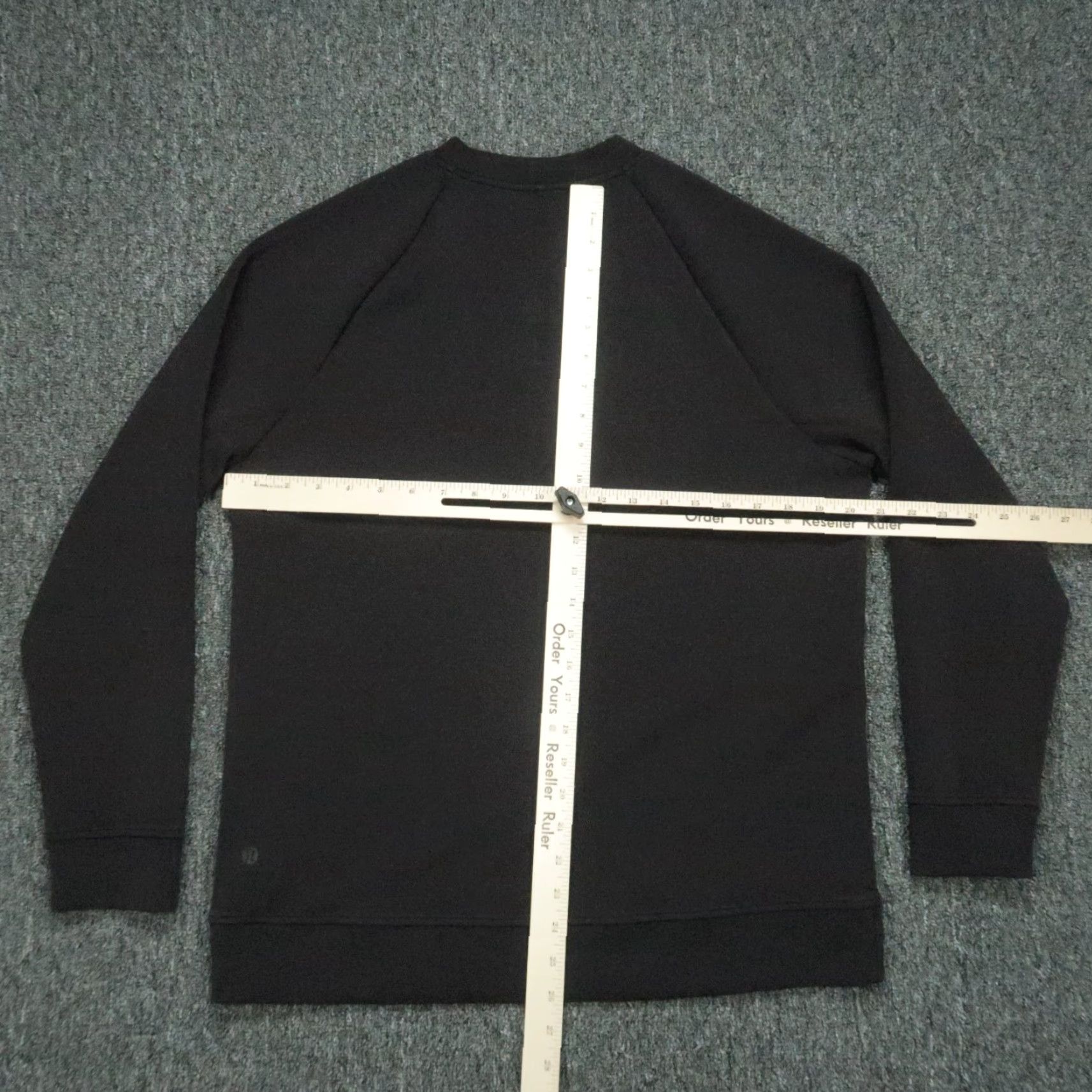 Lululemon Lululemon Sweatshirt Womens Large Black Crew Pullover Professional Hockey Size L / US 10 / IT 46 - 4 Thumbnail