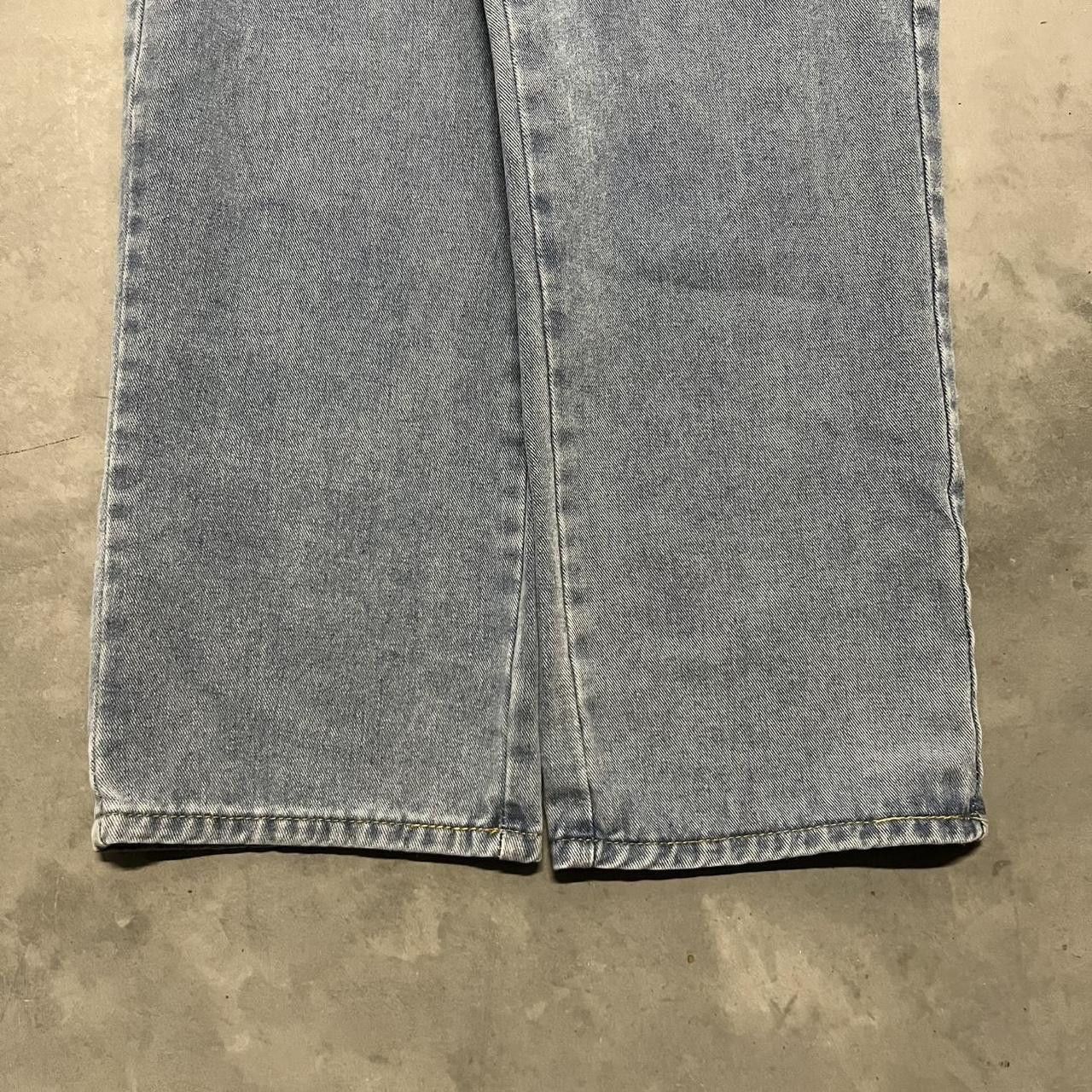 Vintage Vintage Y2K/2000s High-waisted, wide-leg, blue denim cargo jeans with a distressed finish! Size US 32 / EU 48 - 3 Thumbnail