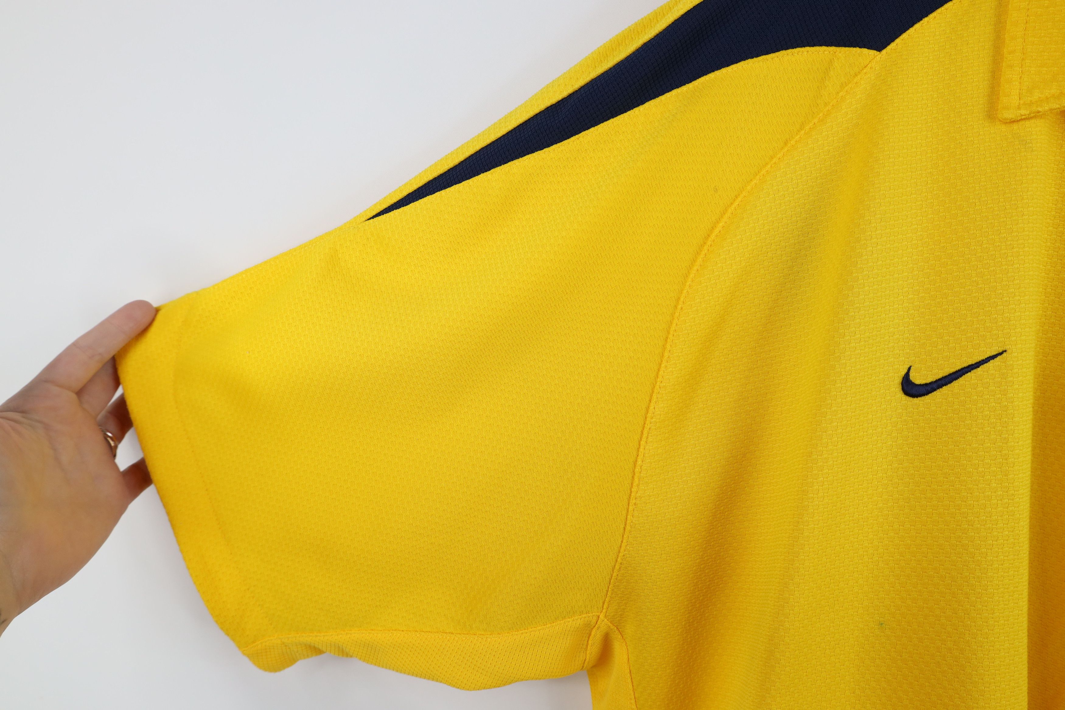 Nike Vintage Nike Mini Swoosh University of Michigan Thermal Polo Size US L / EU 52-54 / 3 - 8 Thumbnail