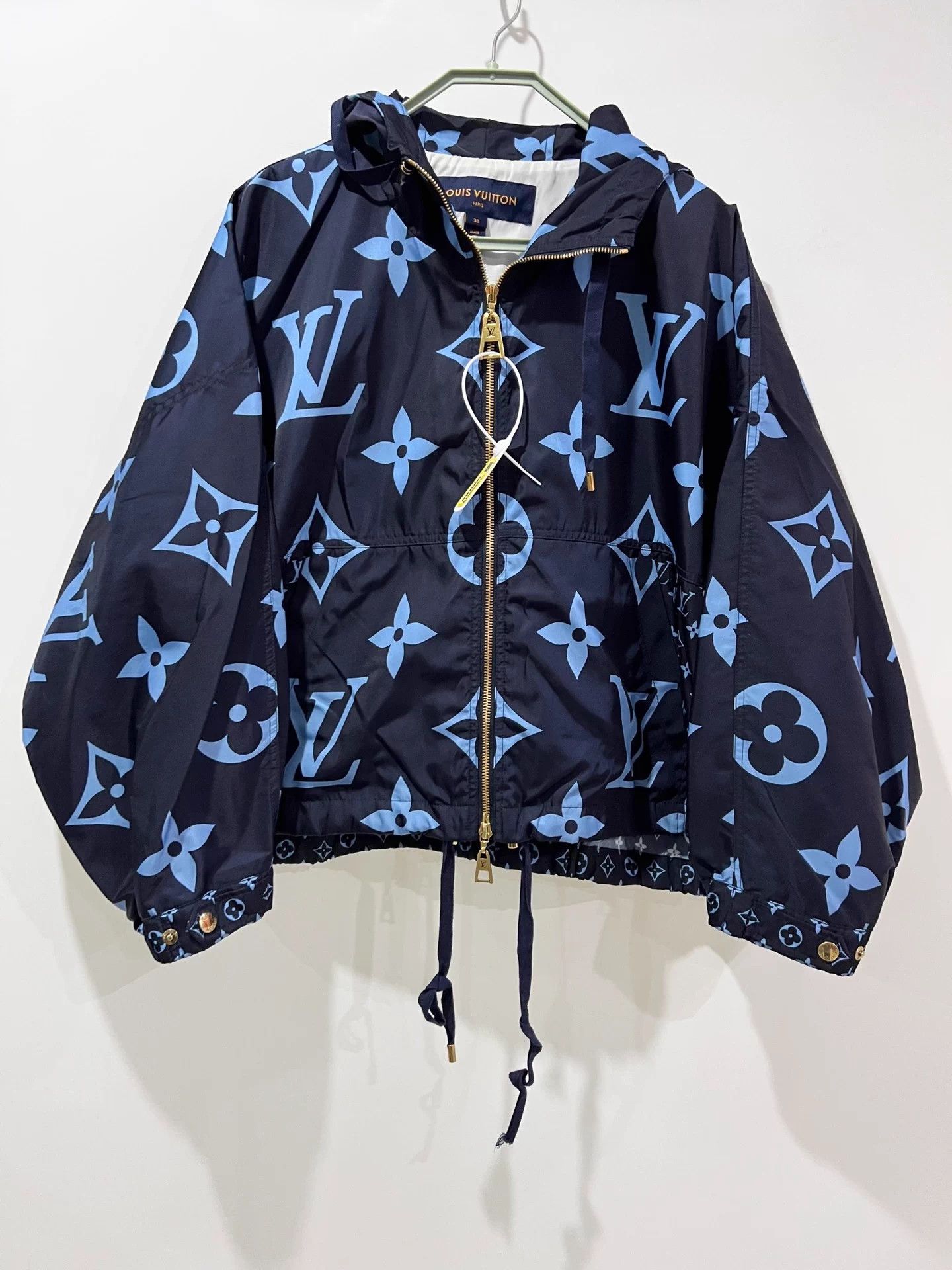 Louis Vuitton LV Bermuda Monogram Allover Oversize Shell Jacket 38 Size S / US 4 / IT 40 - 2 Thumbnail