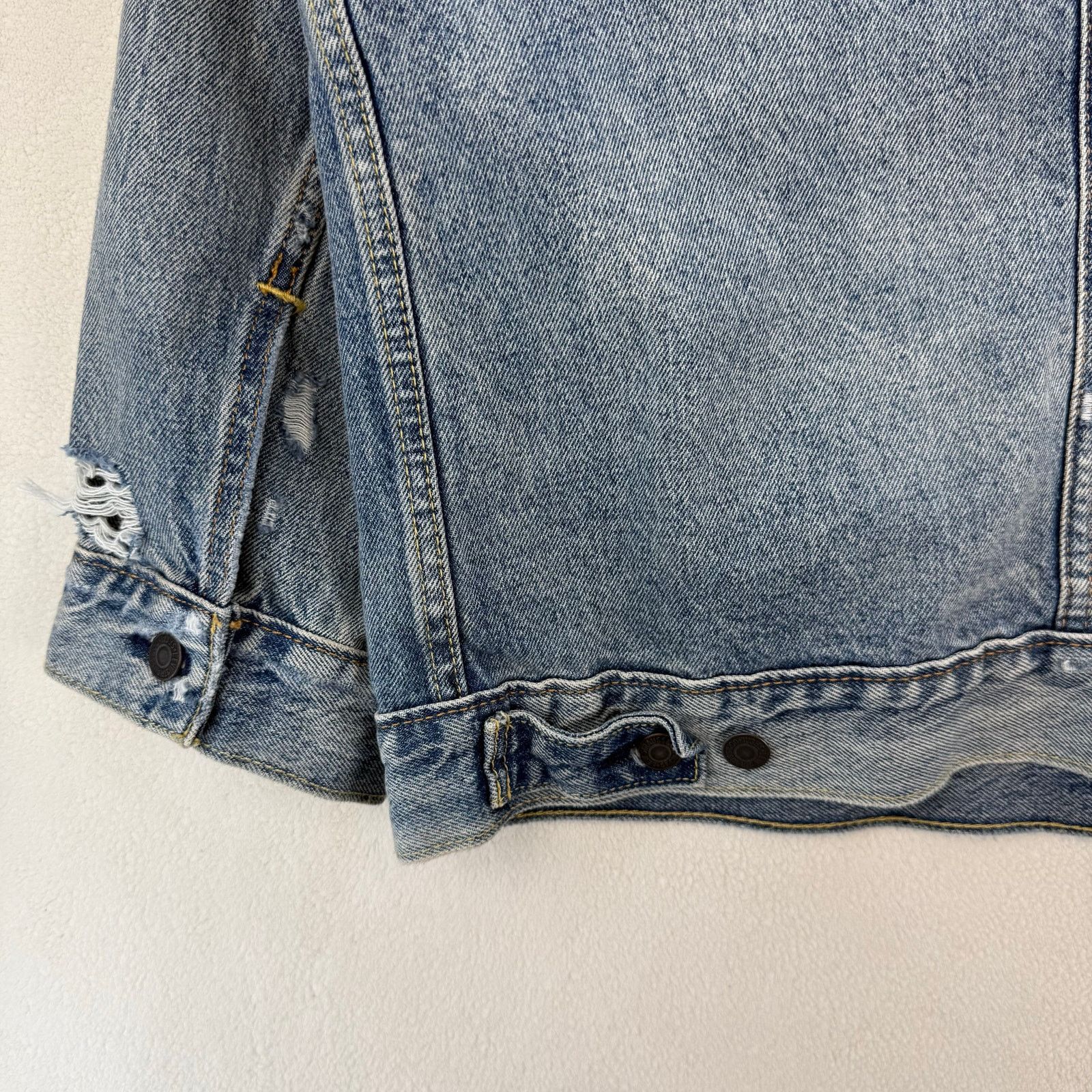 Levi's LEVI'S MEN'S 3XL TRUCKER DENIM JACKET WASH BLUE A57820006 Size US XXL / EU 58 / 5 - 7 Thumbnail