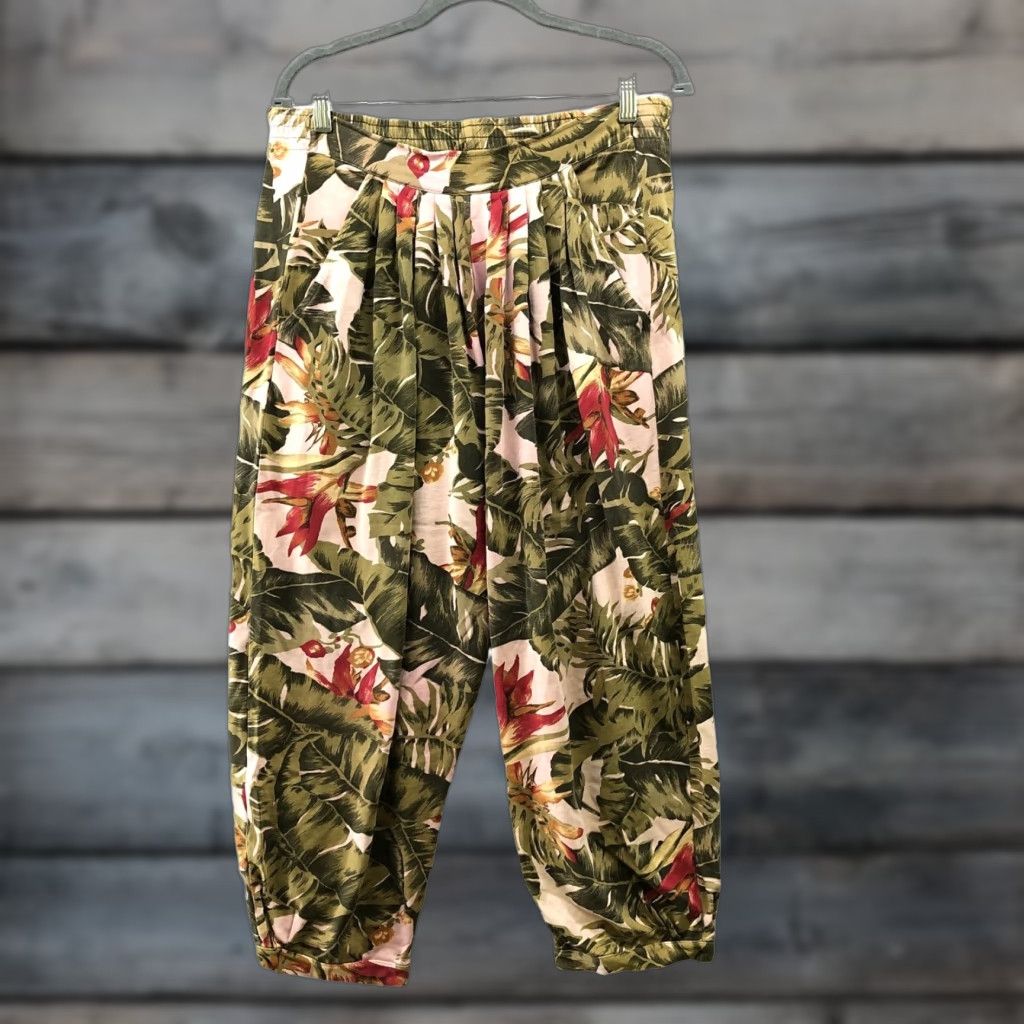 Liz Claiborne VINTAGE Liz Claiborne Pants Womens M High Waisted Pleated Crop Wide-Leg Casual Cropped Floral Hawaiian Tropical Knit Cotton Green Button? Size 32" / US 10 / IT 46 - 1 Thumbnail