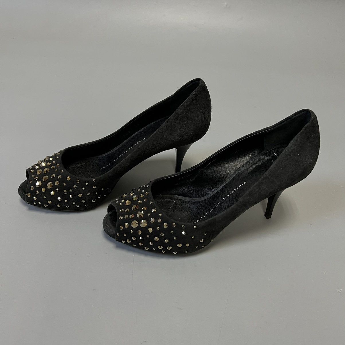Giuseppe Zanotti Giuseppe Zanotti Black Suede Studded Pumps Size US 6.5 / IT 36.5 - 3 Thumbnail