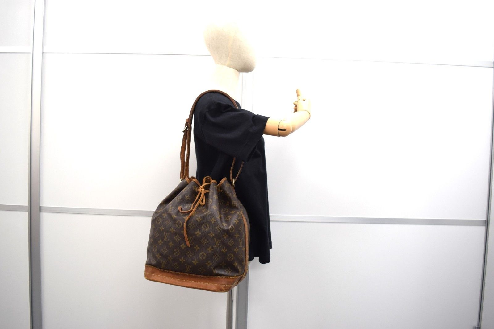 Louis Vuitton Louis Vuitton Noe Shoulder Bag Monogram M42224 Size ONE SIZE - 11 Thumbnail