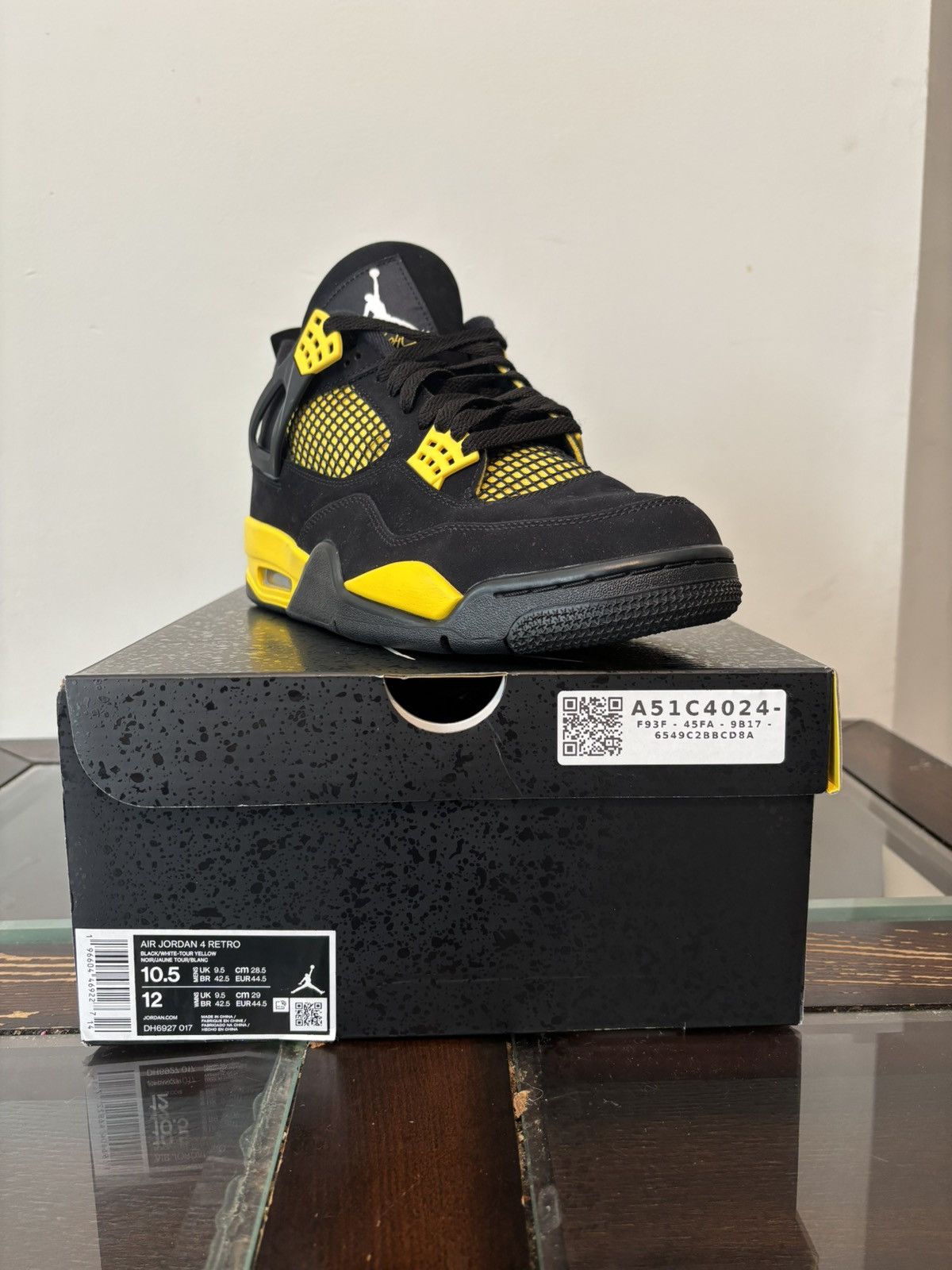 Jordan Brand Jordan Retro 4 Thunder Size US 10.5 / EU 43-44 - 2 Thumbnail