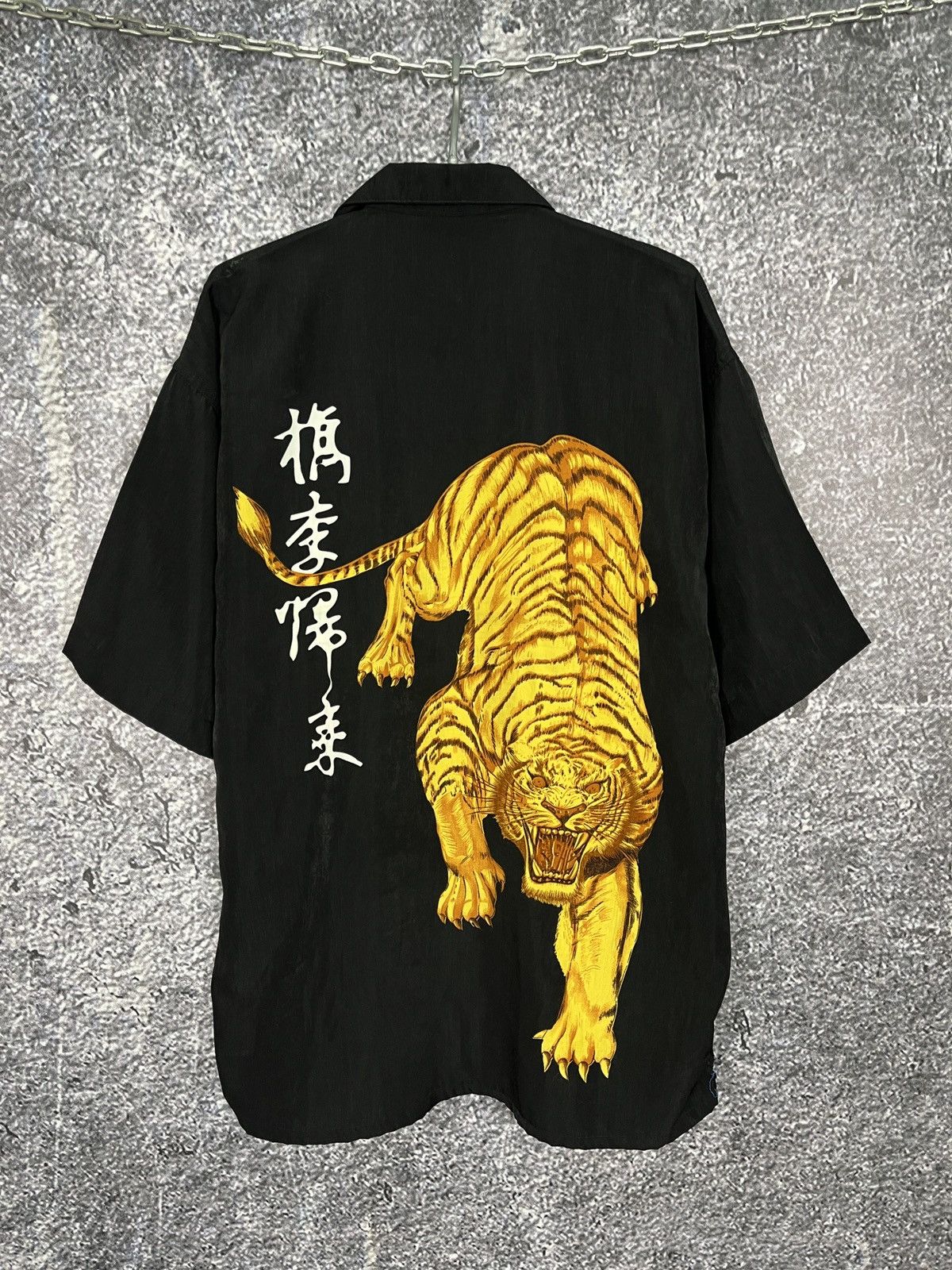 Vintage Tiger Logo Shorts Sleeve Shirt Japanese Style Crazy Y2K XXL Size US XXL / EU 58 / 5 - 6 Thumbnail