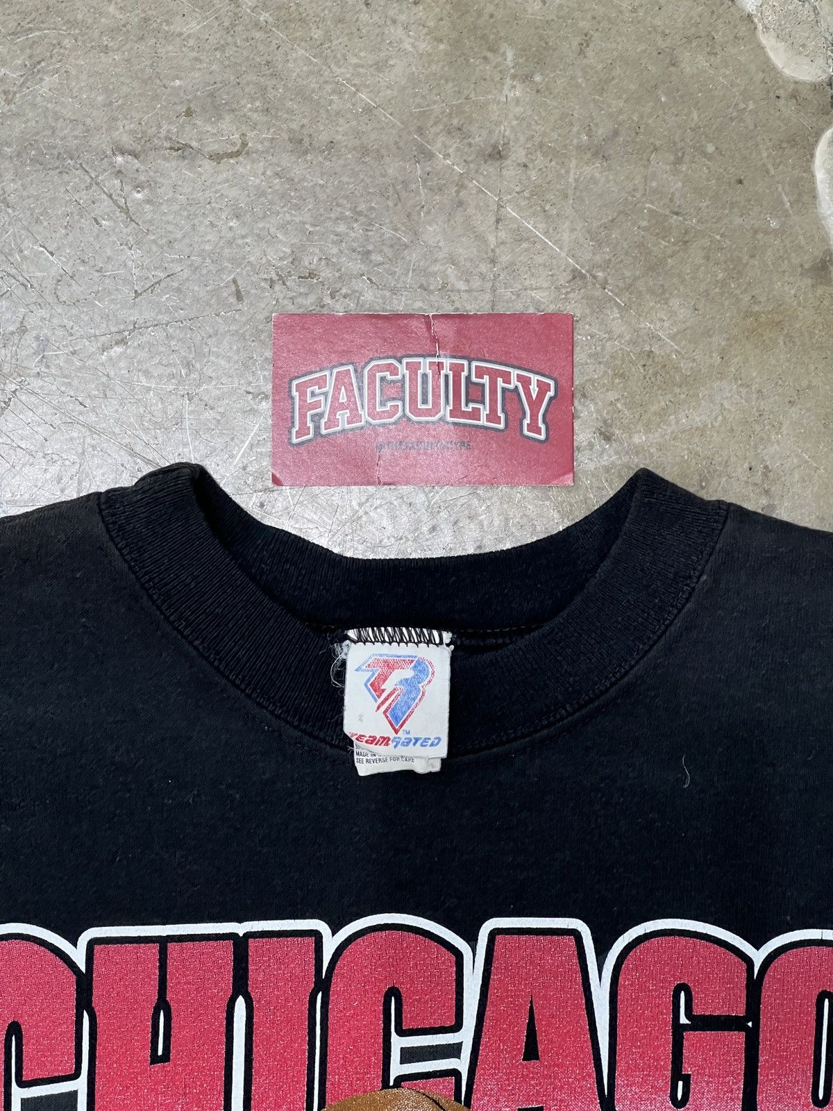 NBA × Vintage Vintage Chicago Bulls Basketball Gated Tag Crewneck Medium Size US M / EU 48-50 / 2 - 3 Thumbnail