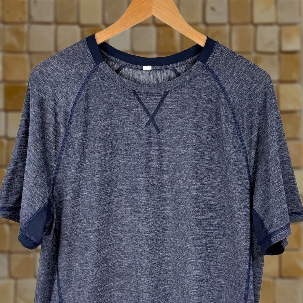 Lululemon Lululemon Metal Vent Tech Tee Men's XL Short Sleeve Shirt Top Navy Size US XL / EU 56 / 4 - 1 Thumbnail