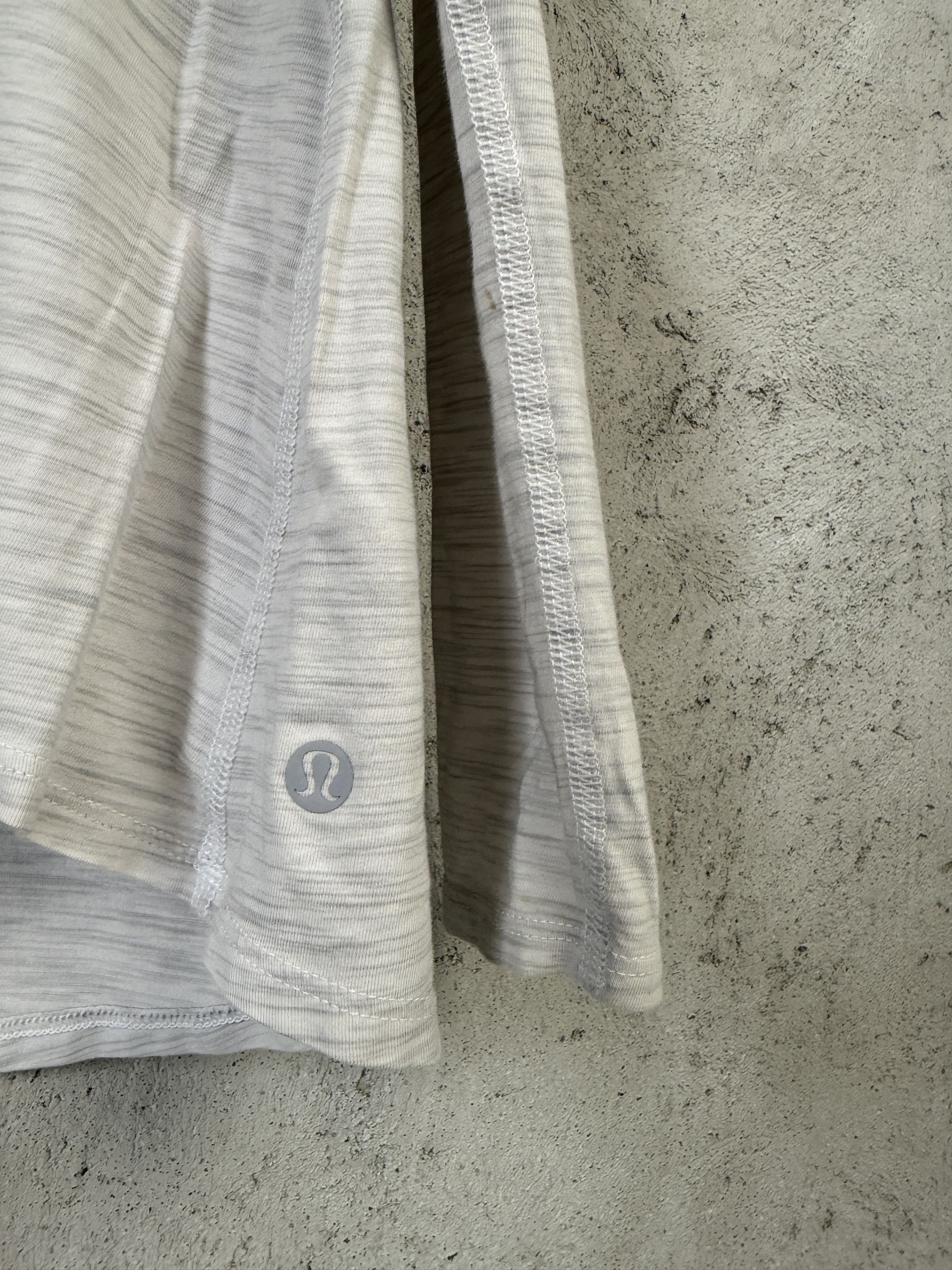 Lululemon Lululemon Back Into It long sleeve t-shirt tee sport pilates Size S / US 4 / IT 40 - 3 Thumbnail