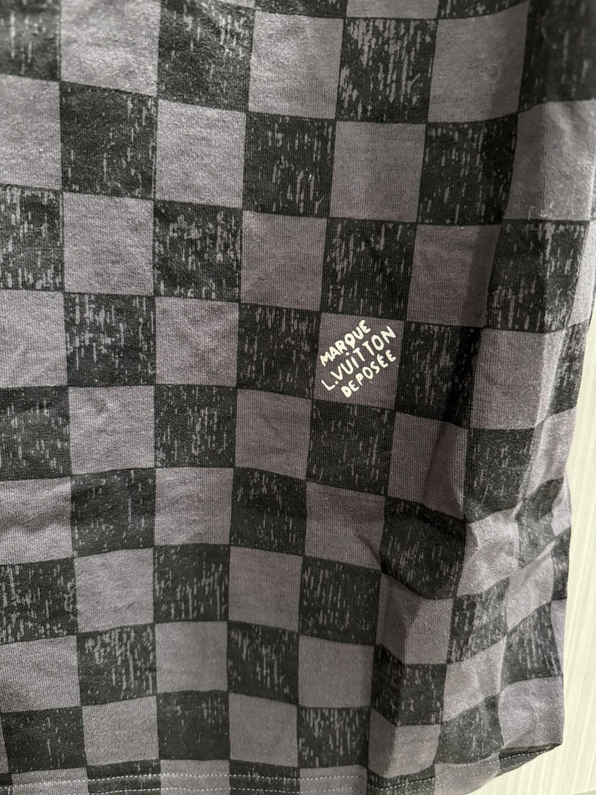 Louis Vuitton Louis Vuitton Grey Damier Logo T Shirt Size US XL / EU 56 / 4 - 2 Thumbnail